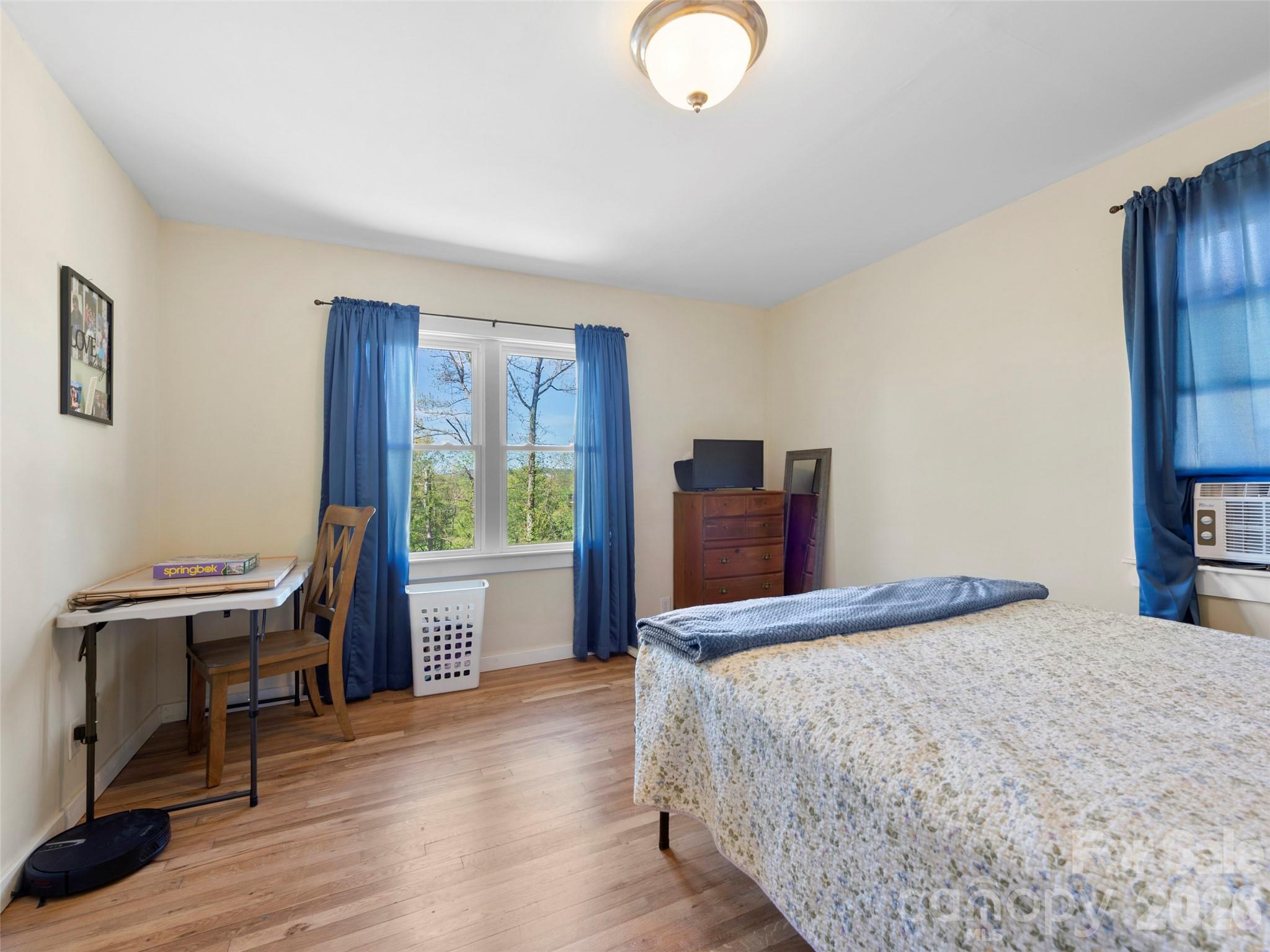 209 Wilmont Drive — Hendersonville