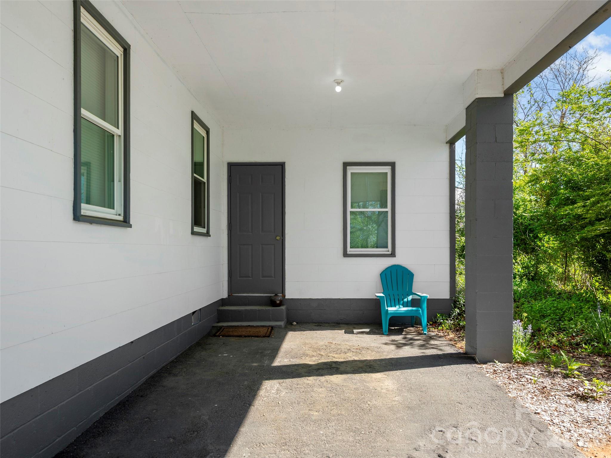 209 Wilmont Drive — Hendersonville