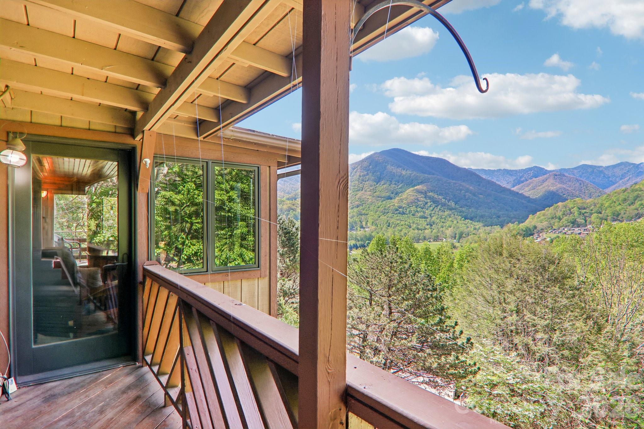348 Valley Creek Drive — Maggie Valley