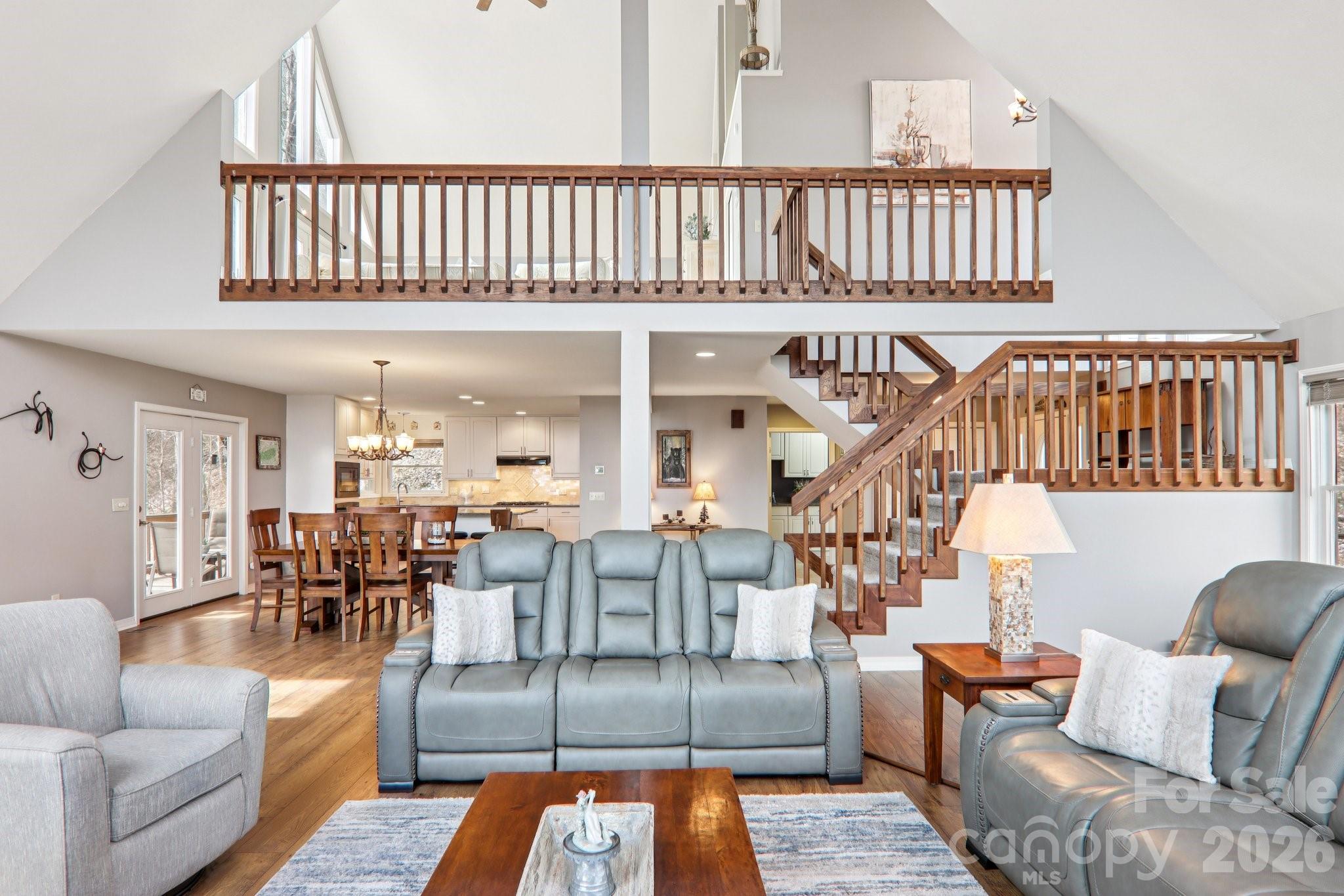 208 Buckeye Road — Maggie Valley