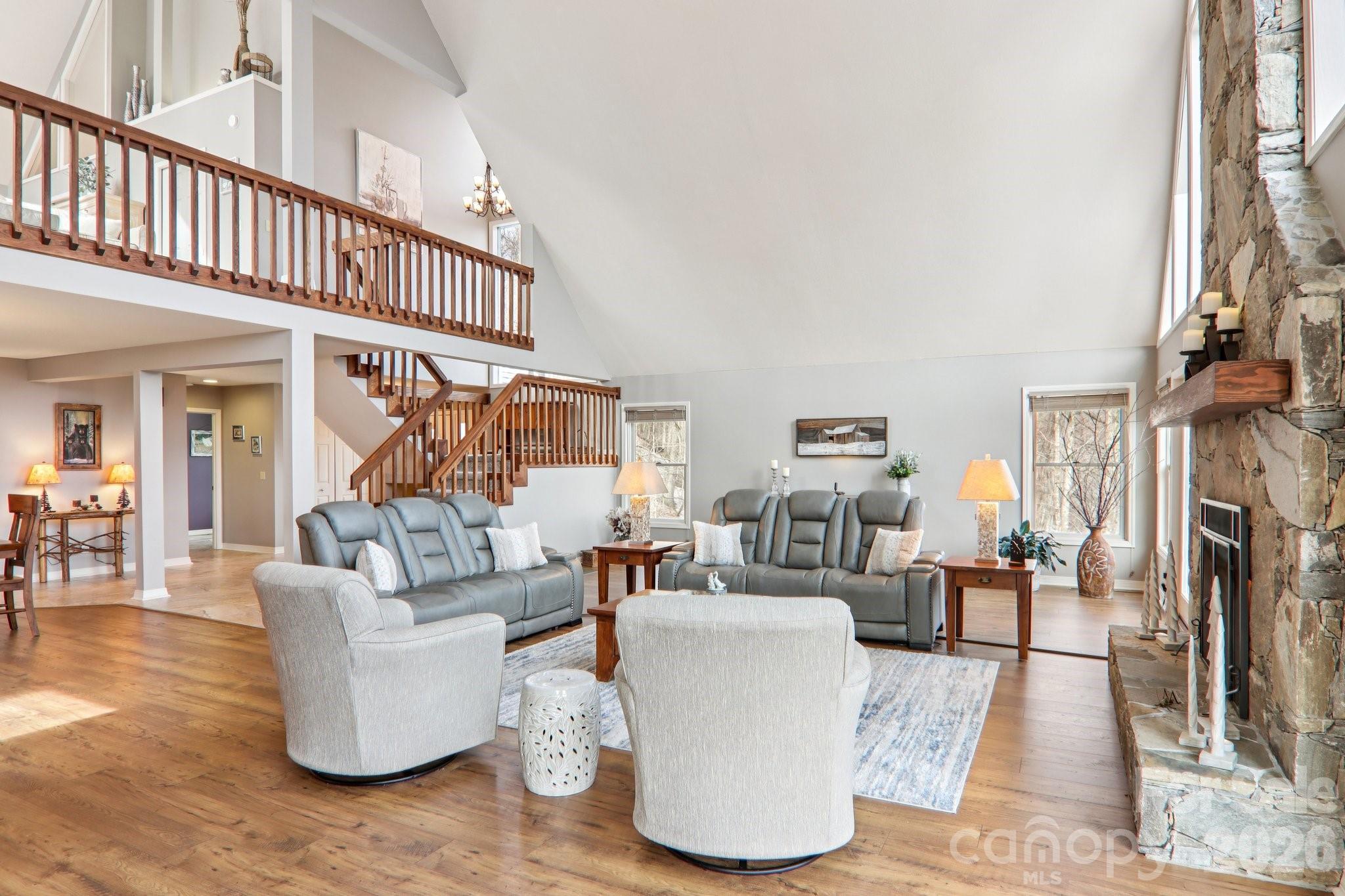 208 Buckeye Road — Maggie Valley
