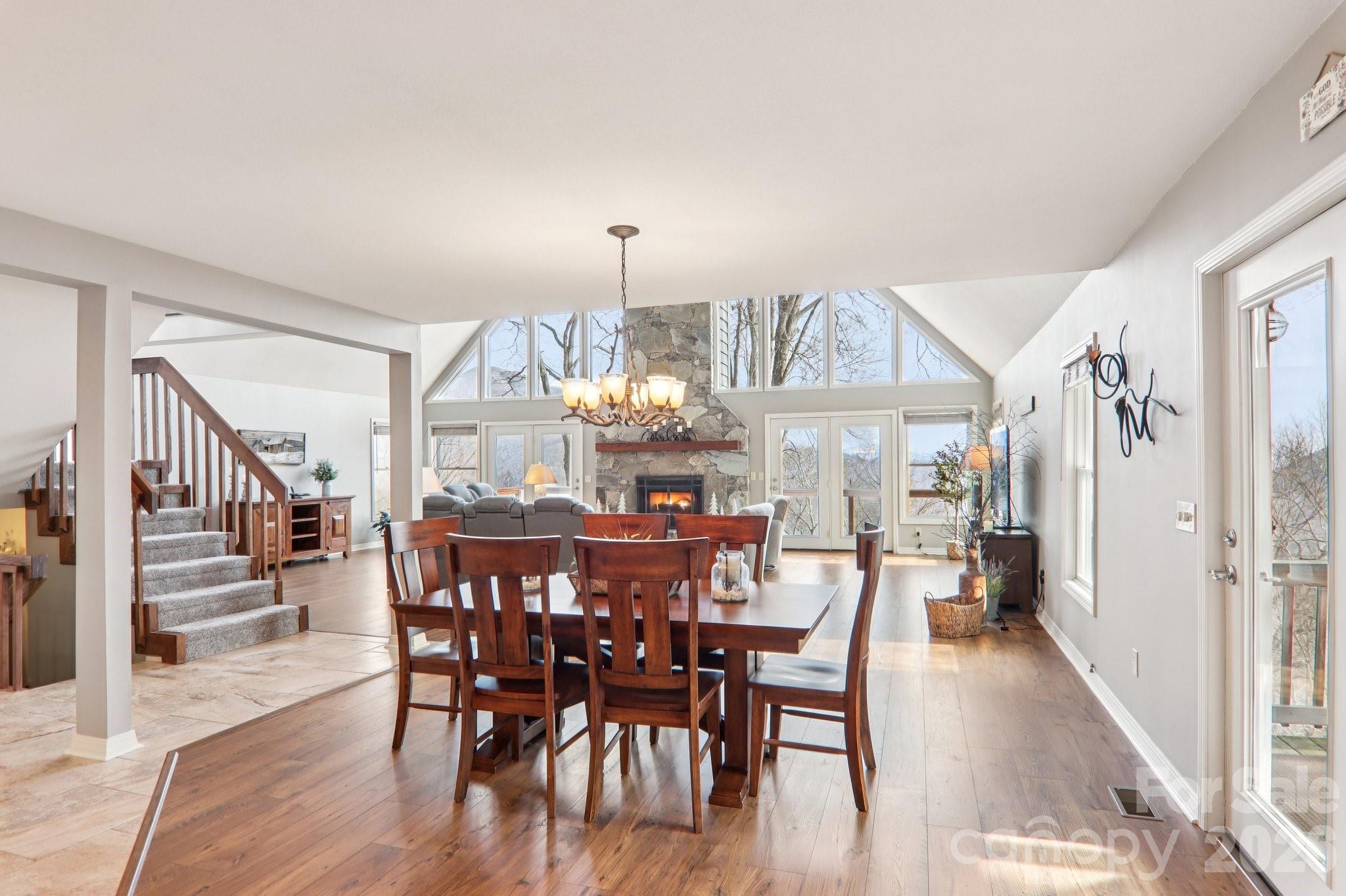 208 Buckeye Road — Maggie Valley