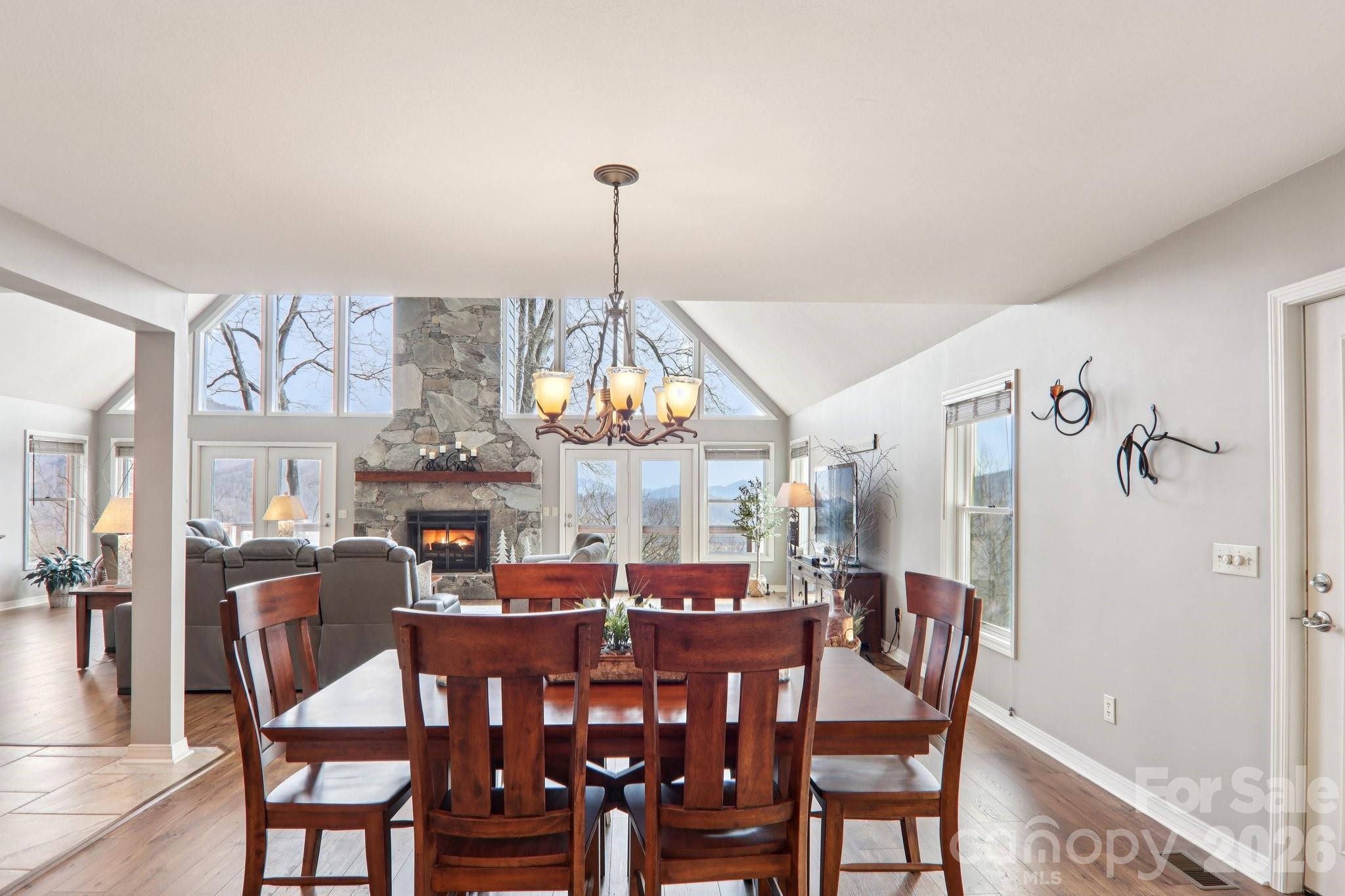 208 Buckeye Road — Maggie Valley