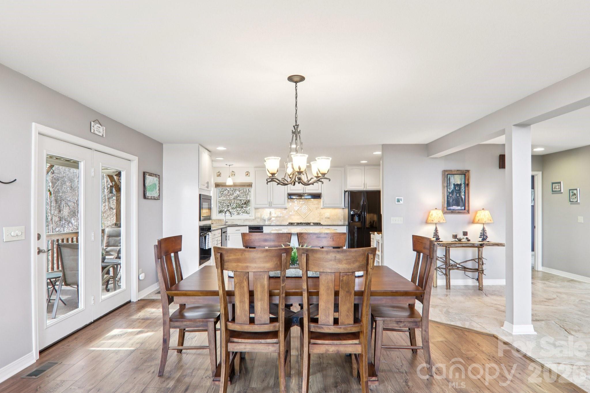 208 Buckeye Road — Maggie Valley