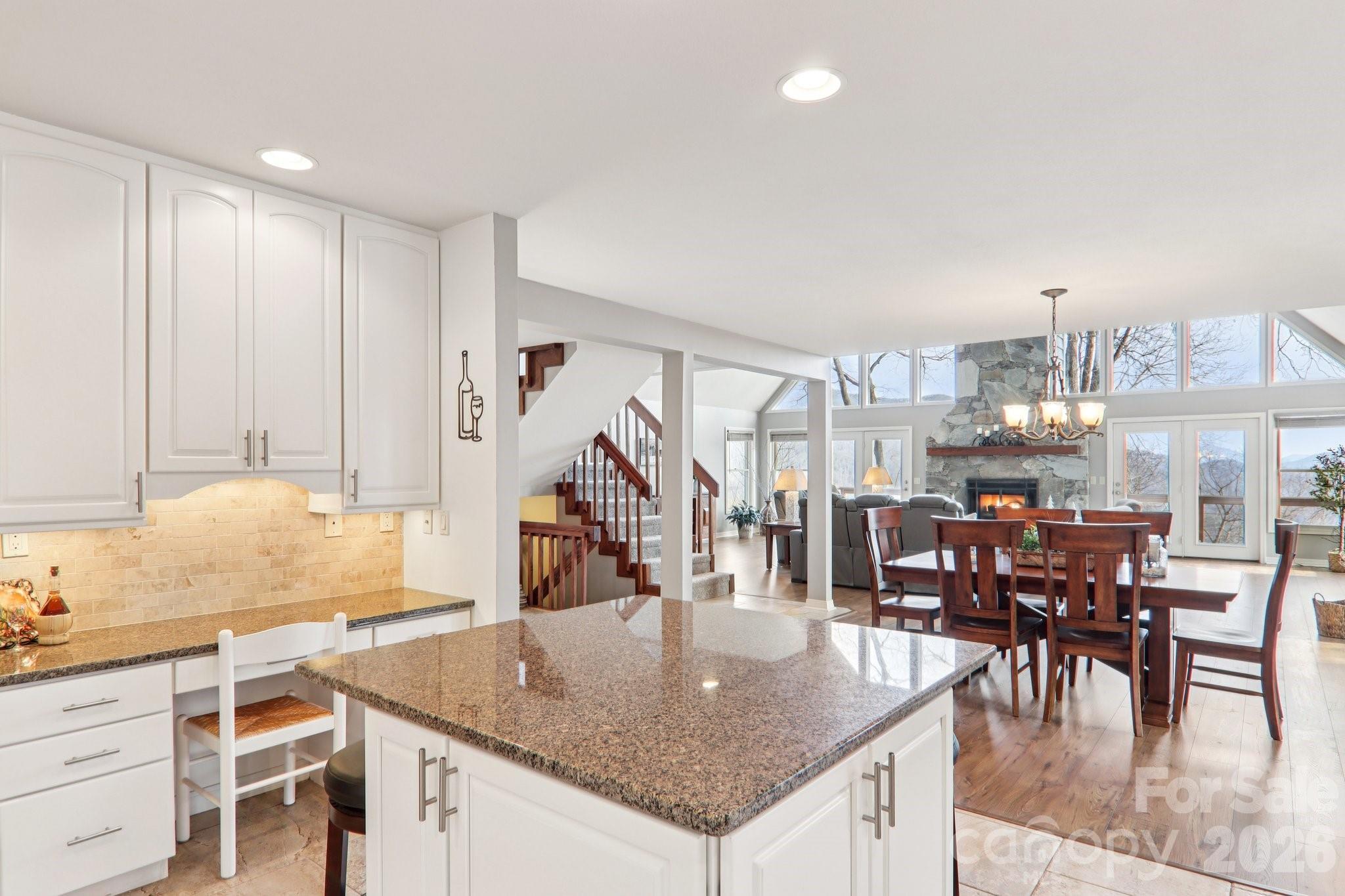 208 Buckeye Road — Maggie Valley