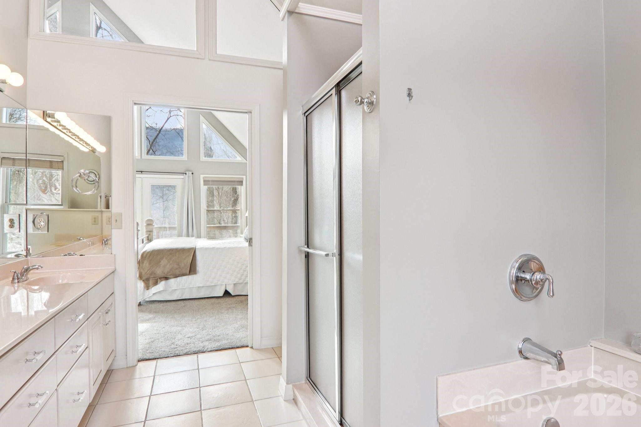 208 Buckeye Road — Maggie Valley