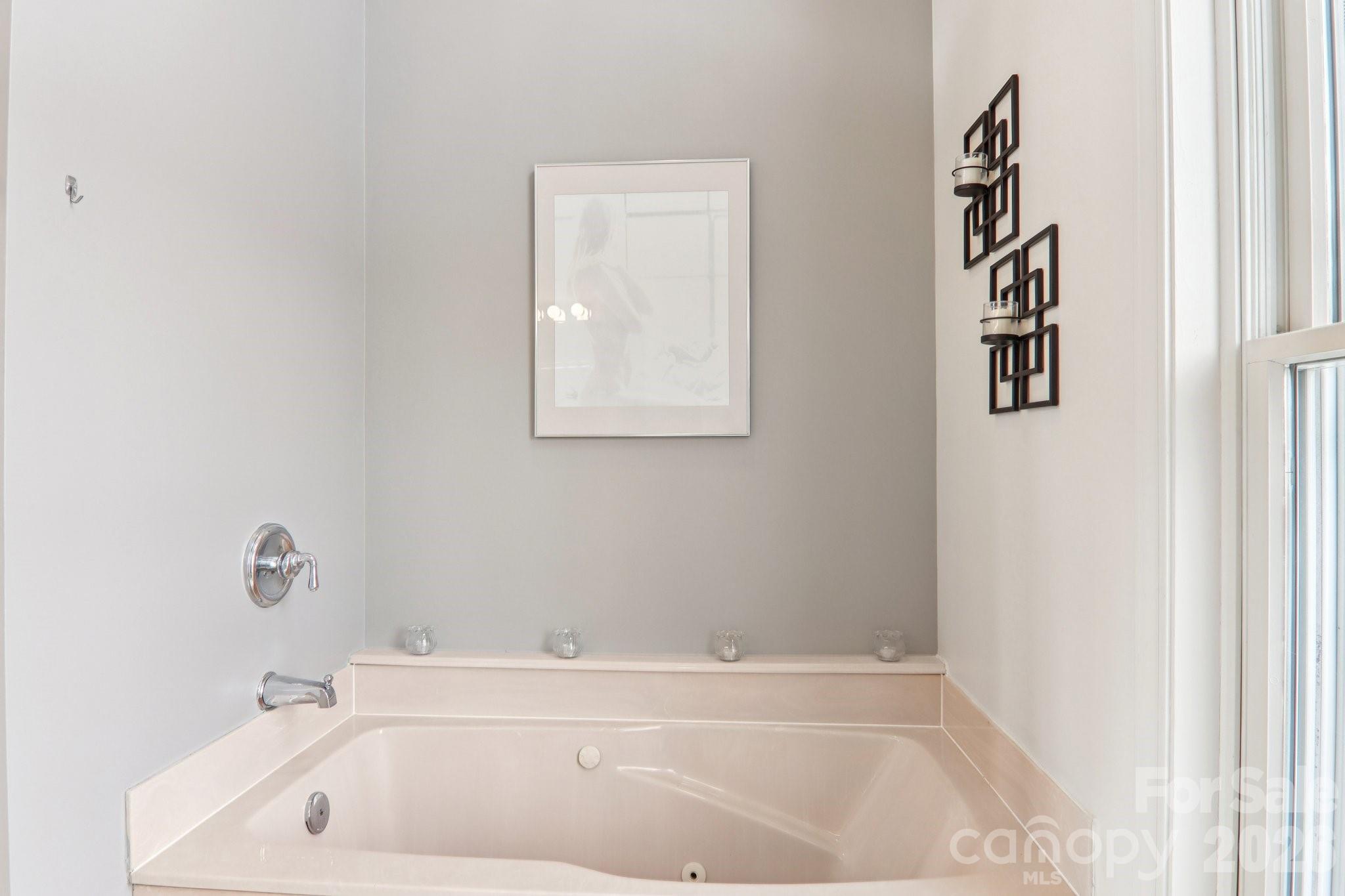 208 Buckeye Road — Maggie Valley