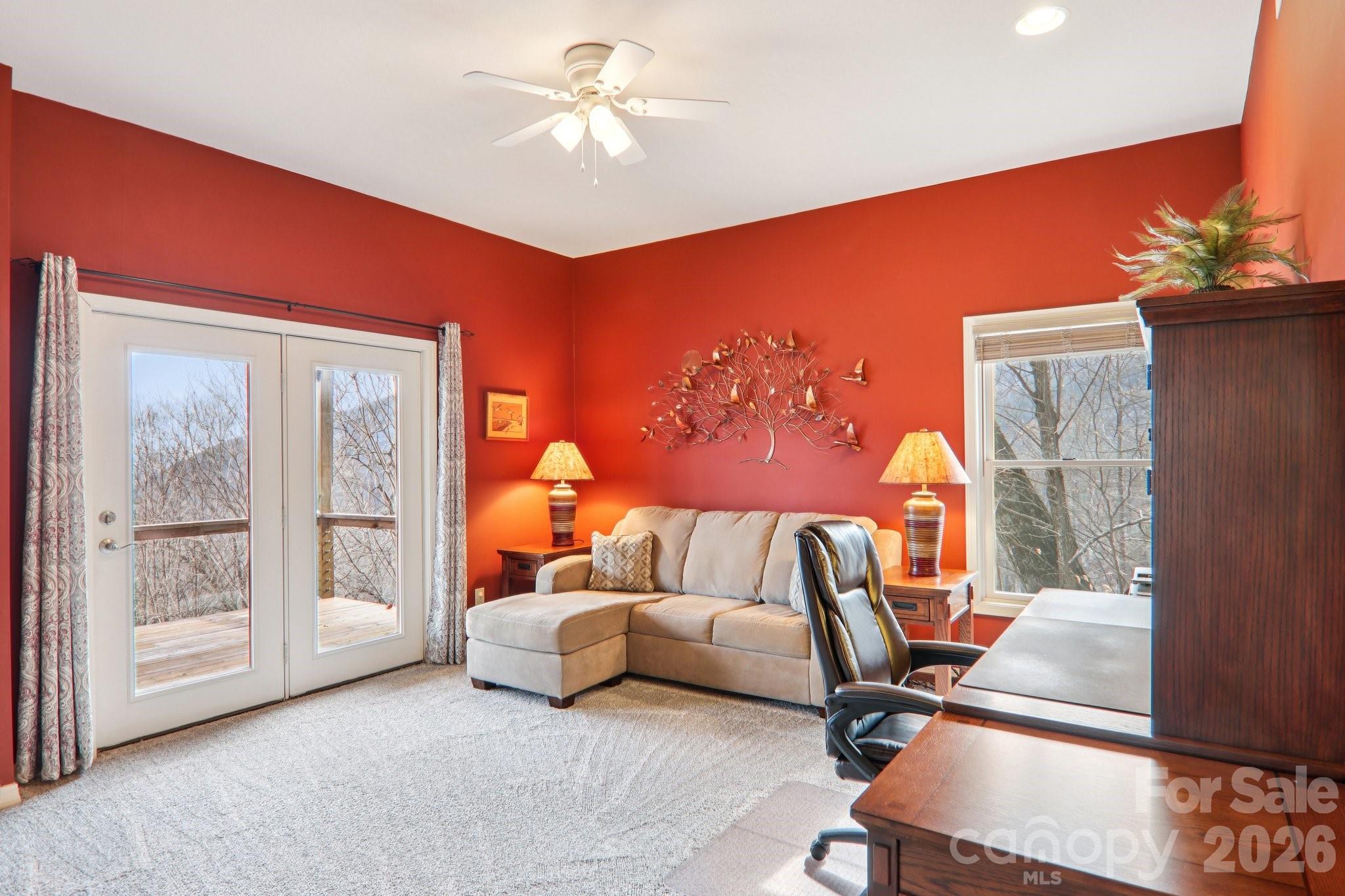 208 Buckeye Road — Maggie Valley