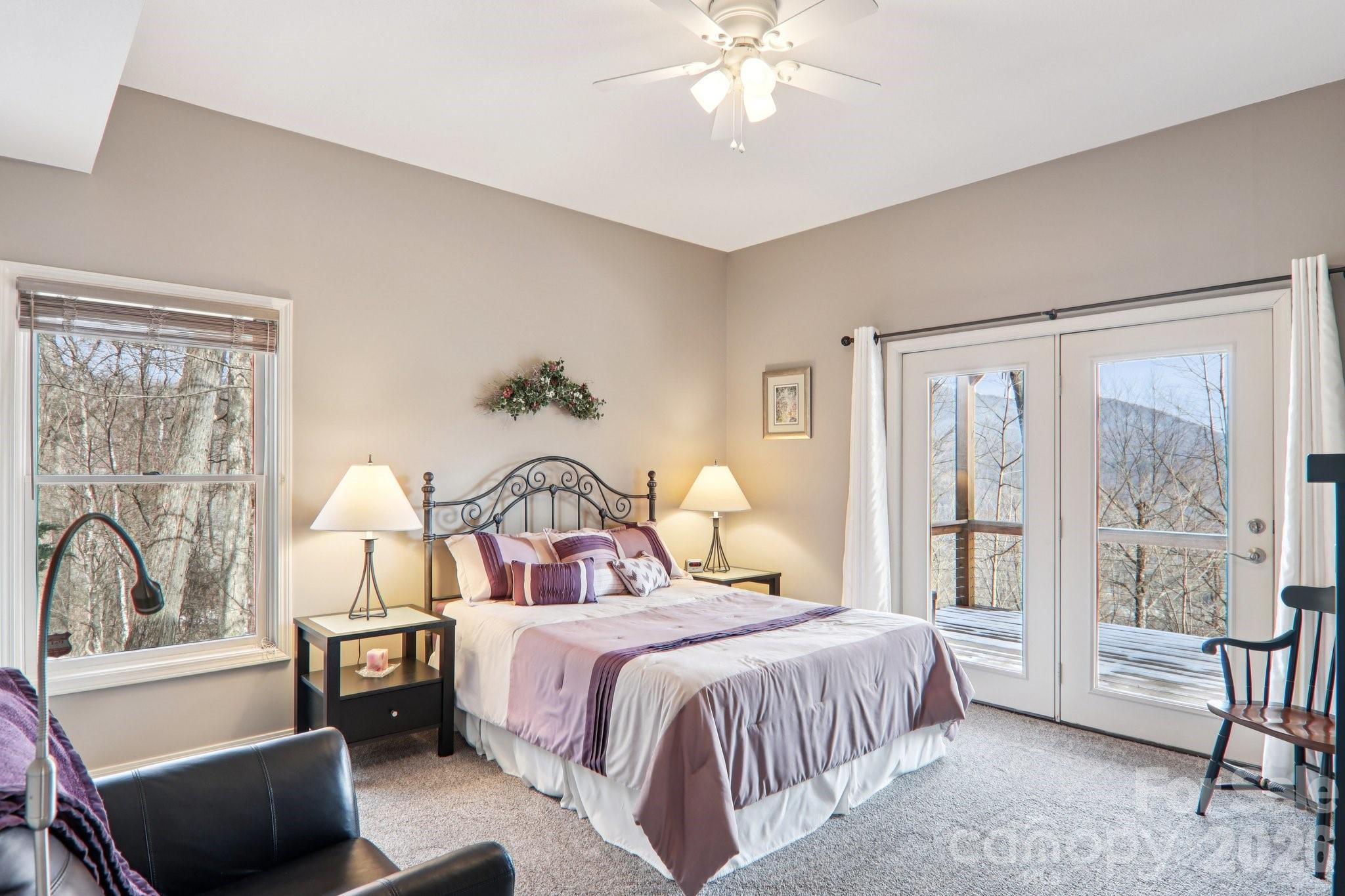 208 Buckeye Road — Maggie Valley