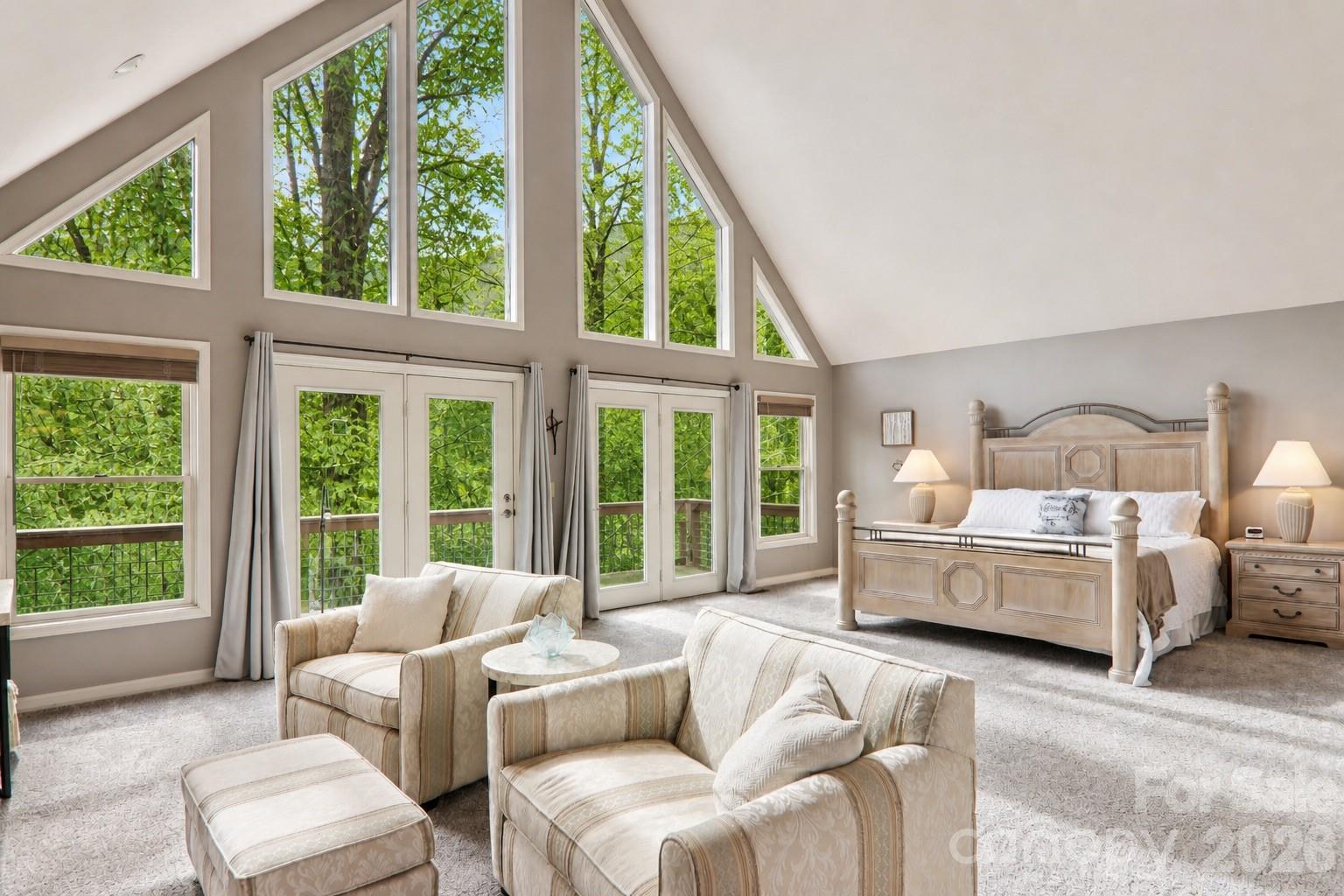 208 Buckeye Road — Maggie Valley