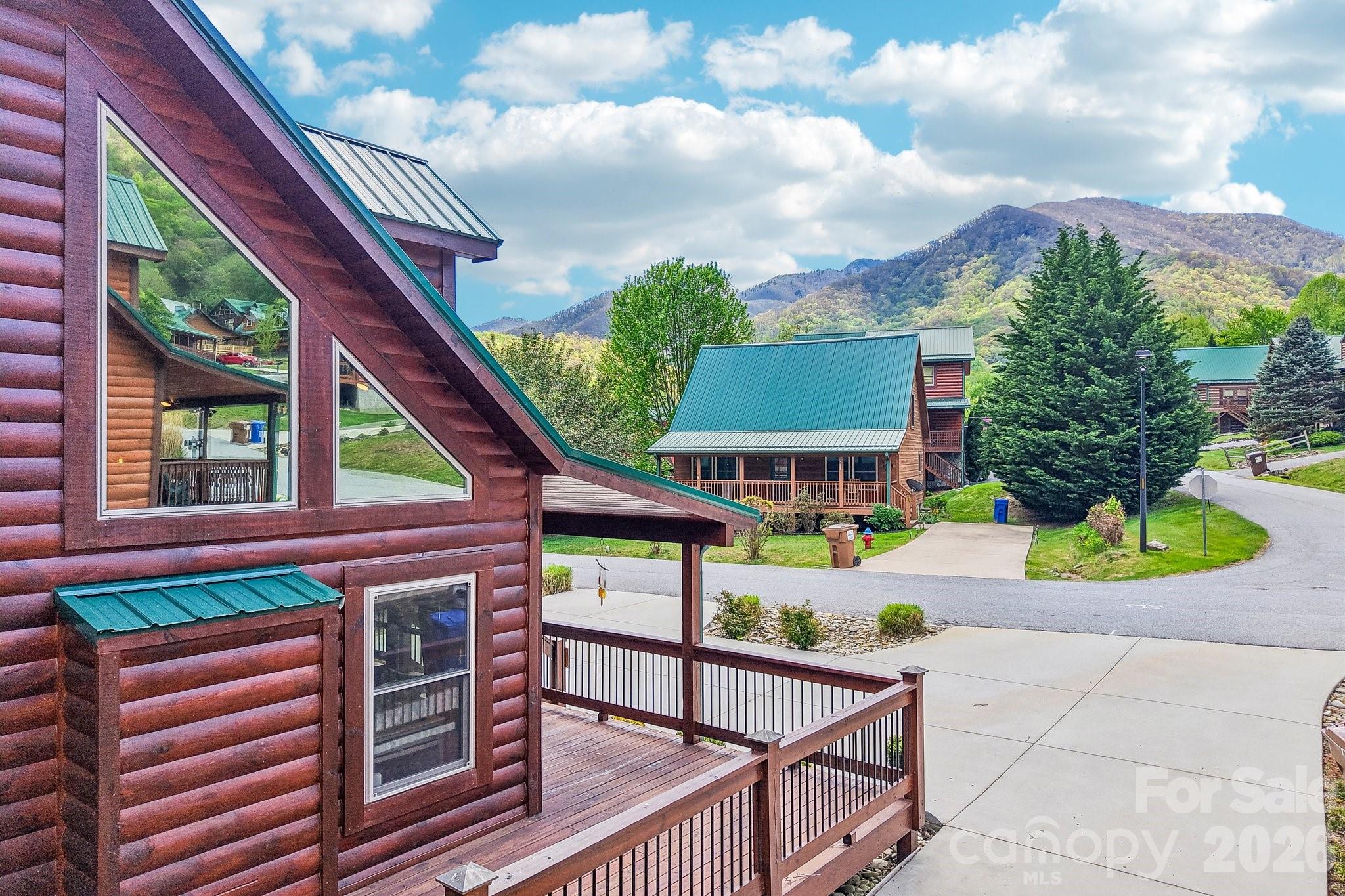 589 Panoramic Loop — Maggie Valley