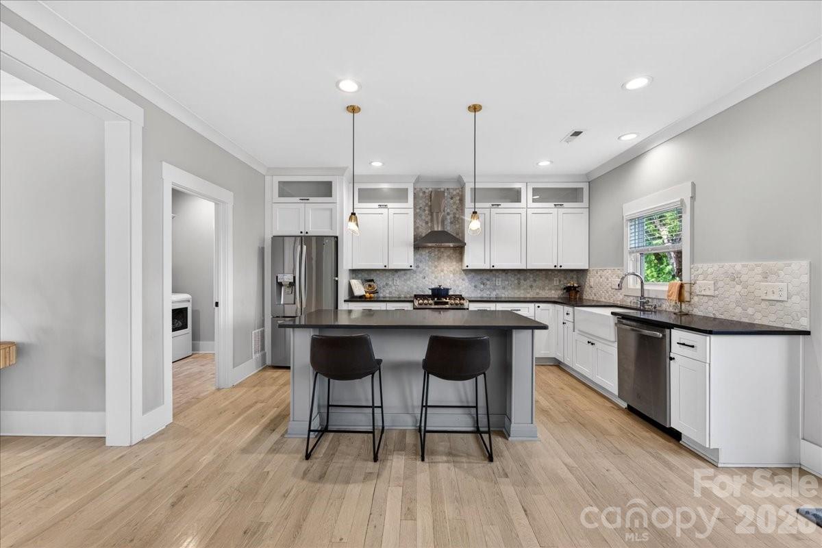 1413 Lomax Avenue — Charlotte