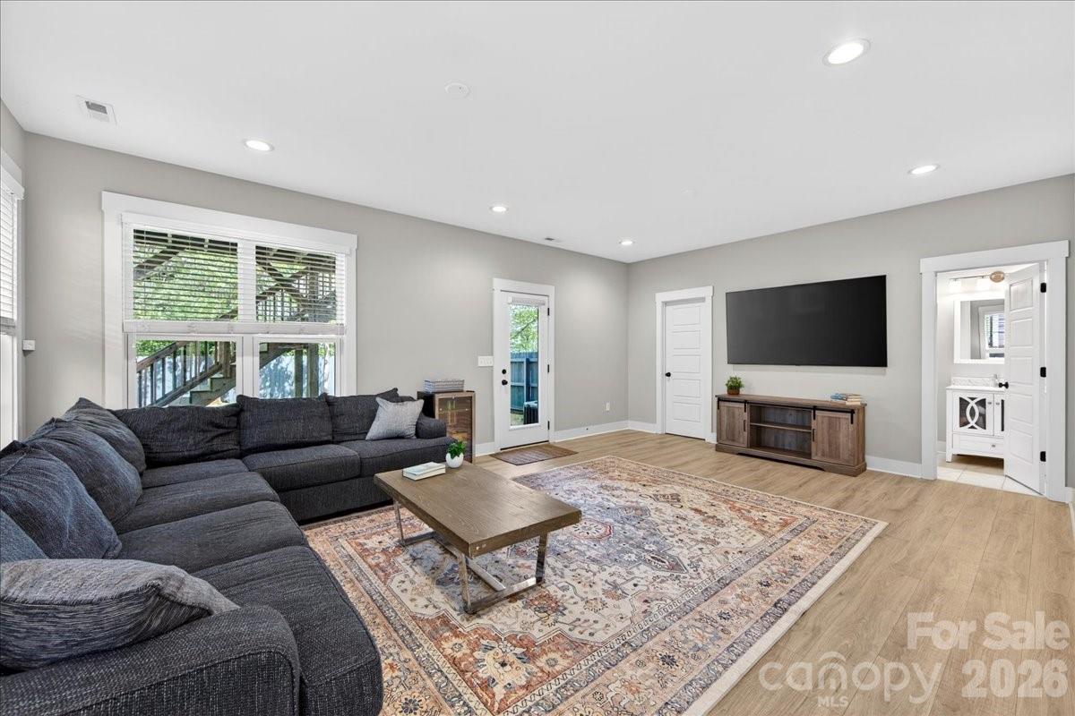 1413 Lomax Avenue — Charlotte
