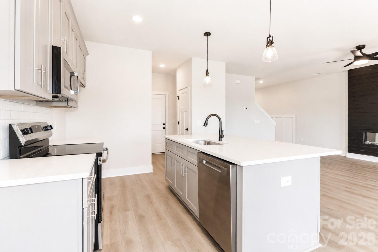 3139 Old Mountain Road — Stony Point