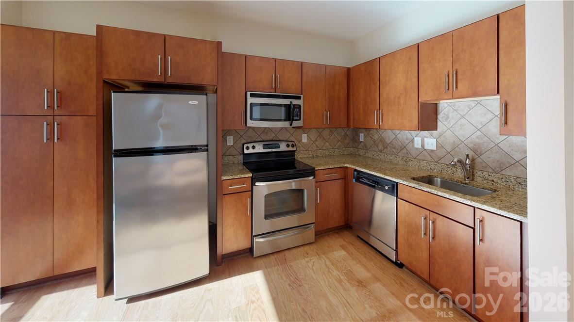 2200 Lyndhurst Avenue #105 — Charlotte