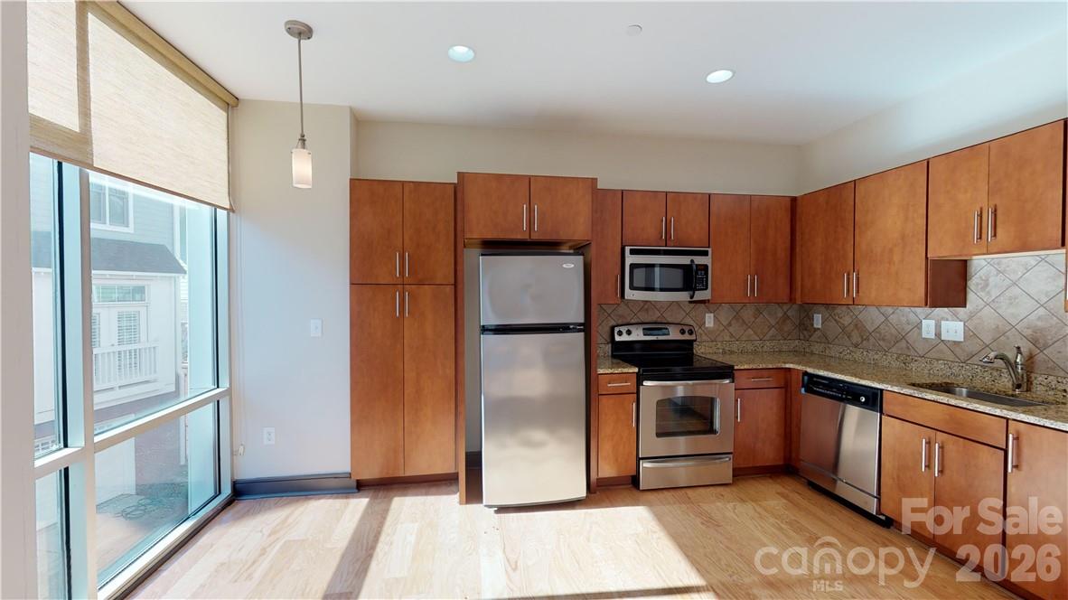 2200 Lyndhurst Avenue #105 — Charlotte