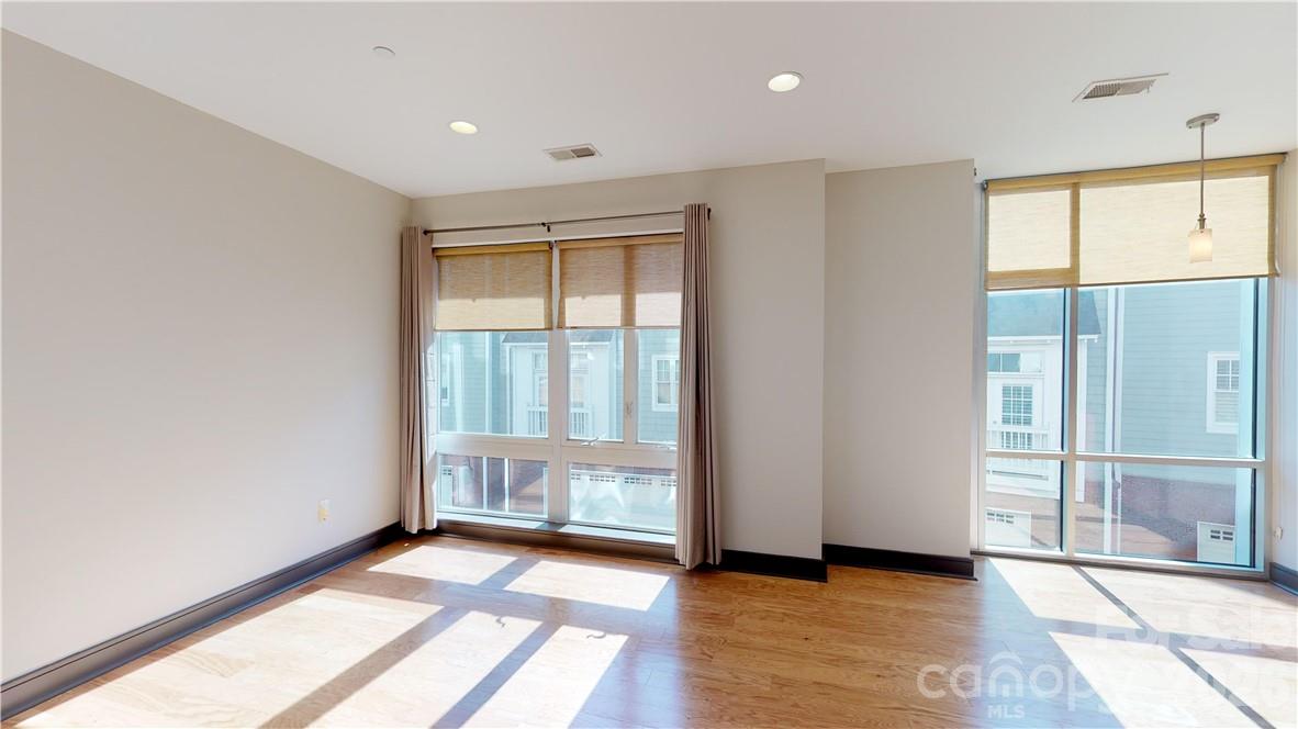 2200 Lyndhurst Avenue #105 — Charlotte