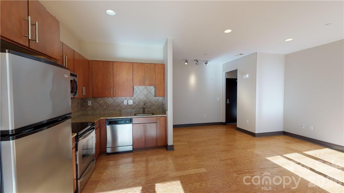 2200 Lyndhurst Avenue #105 — Charlotte