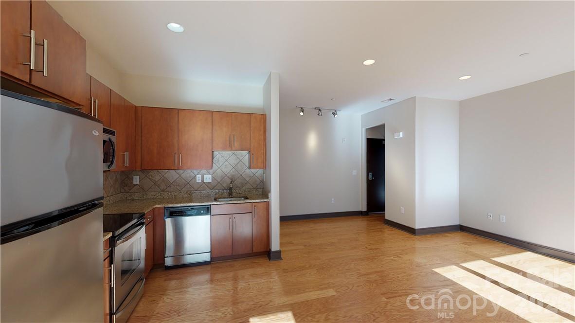 2200 Lyndhurst Avenue #105 — Charlotte