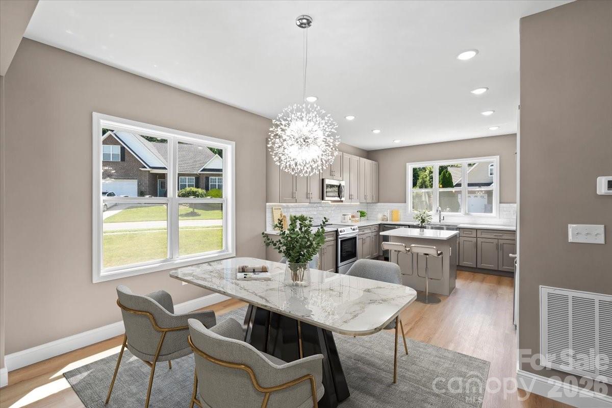 1033 12th Avenue Drive NW — Hickory
