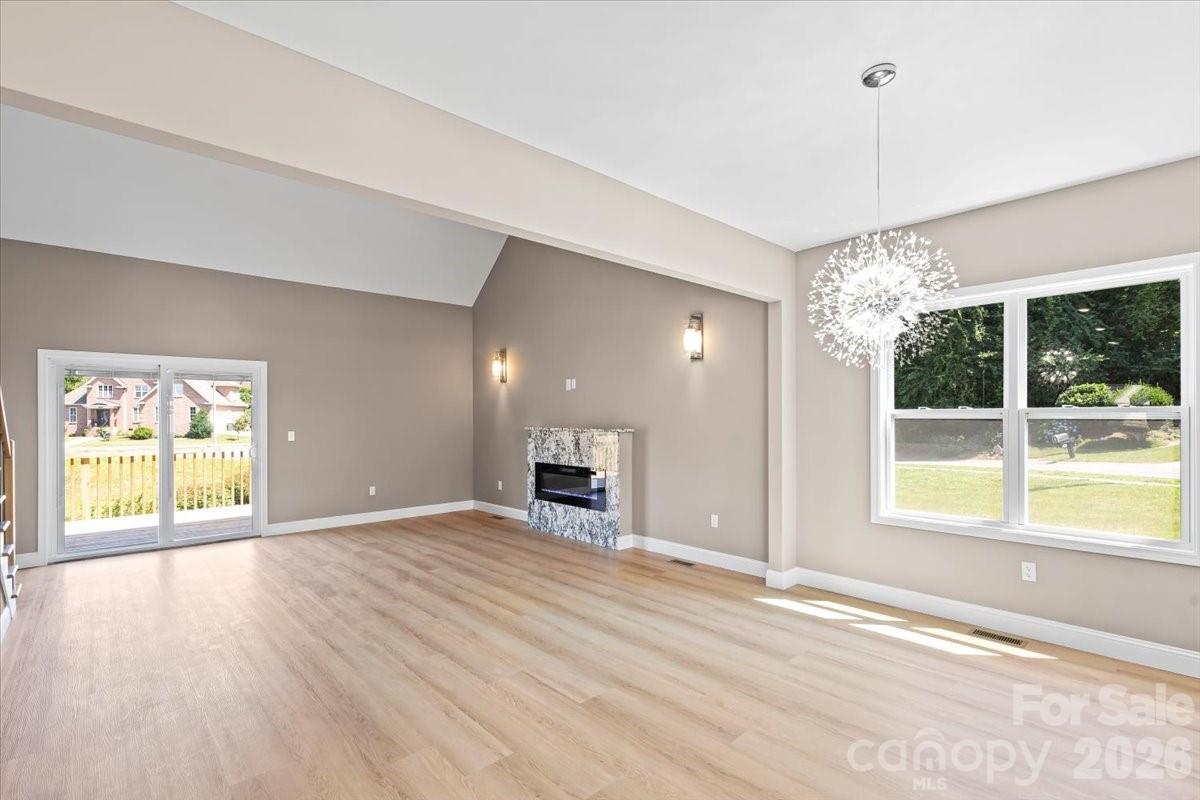 1033 12th Avenue Drive NW — Hickory