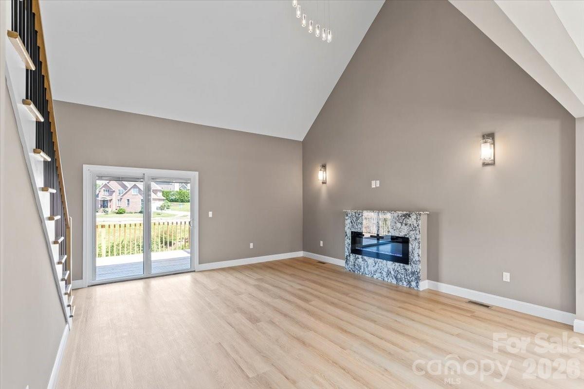 1033 12th Avenue Drive NW — Hickory