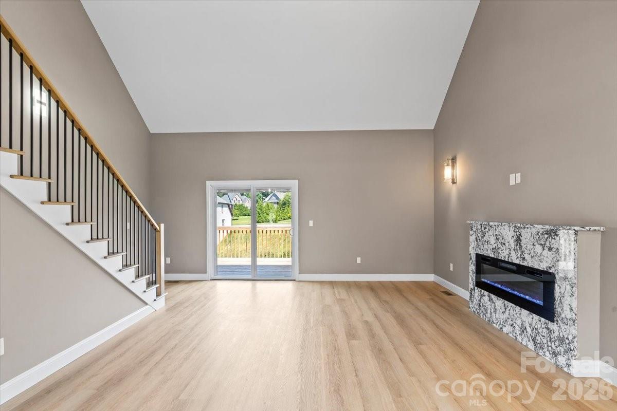 1033 12th Avenue Drive NW — Hickory