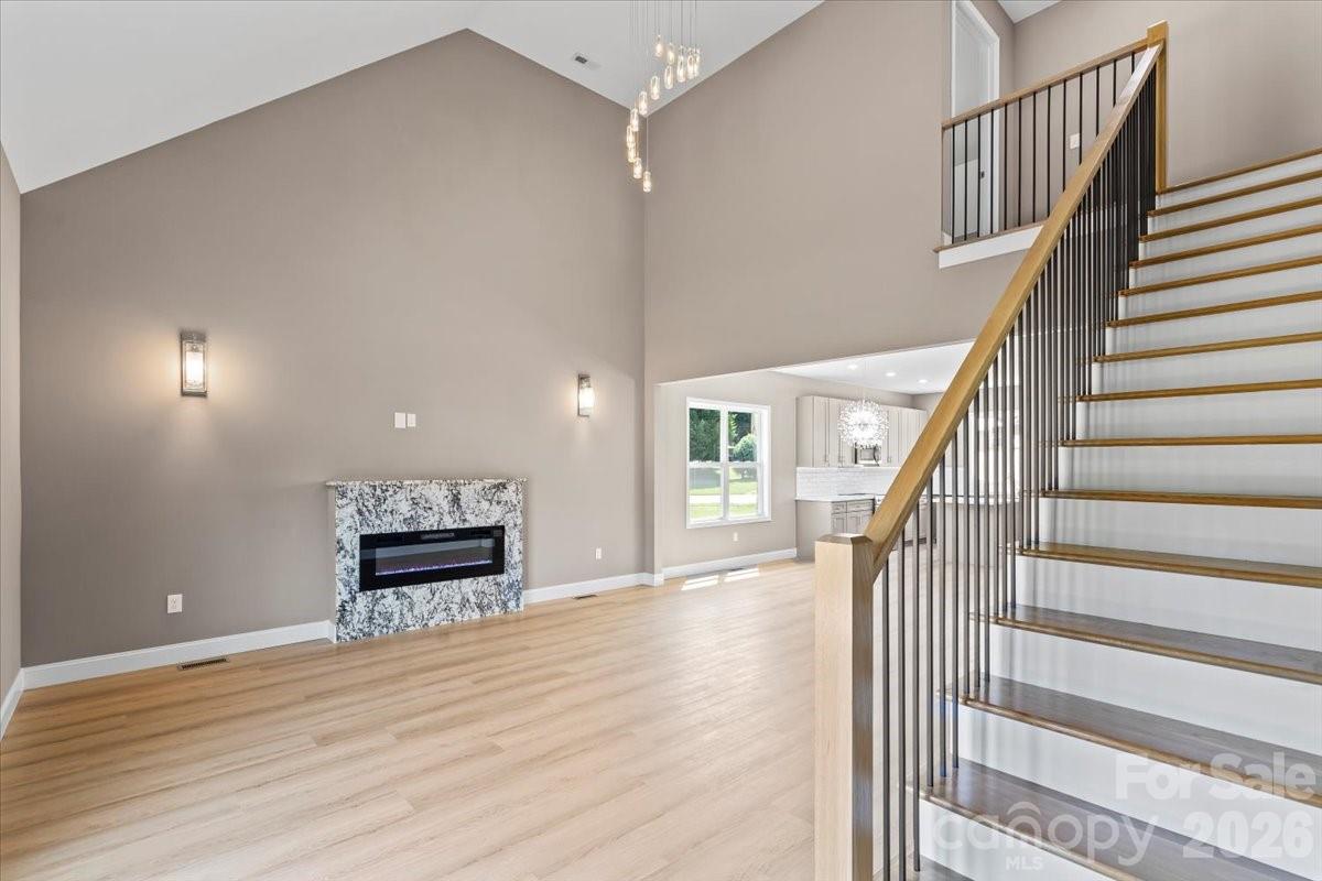 1033 12th Avenue Drive NW — Hickory