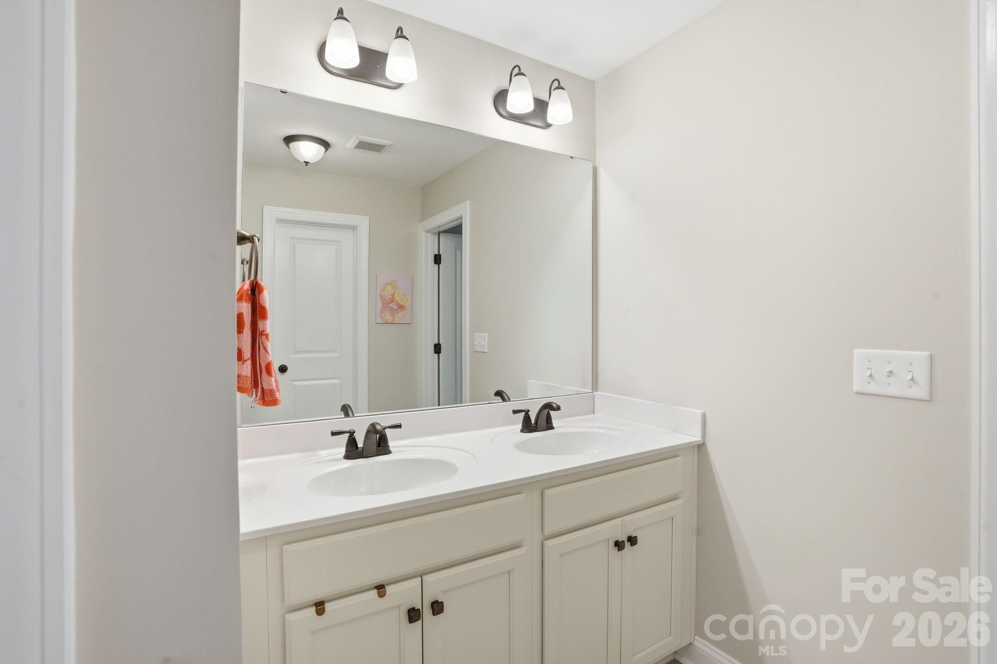 588 Highland Ridge Point — Clover