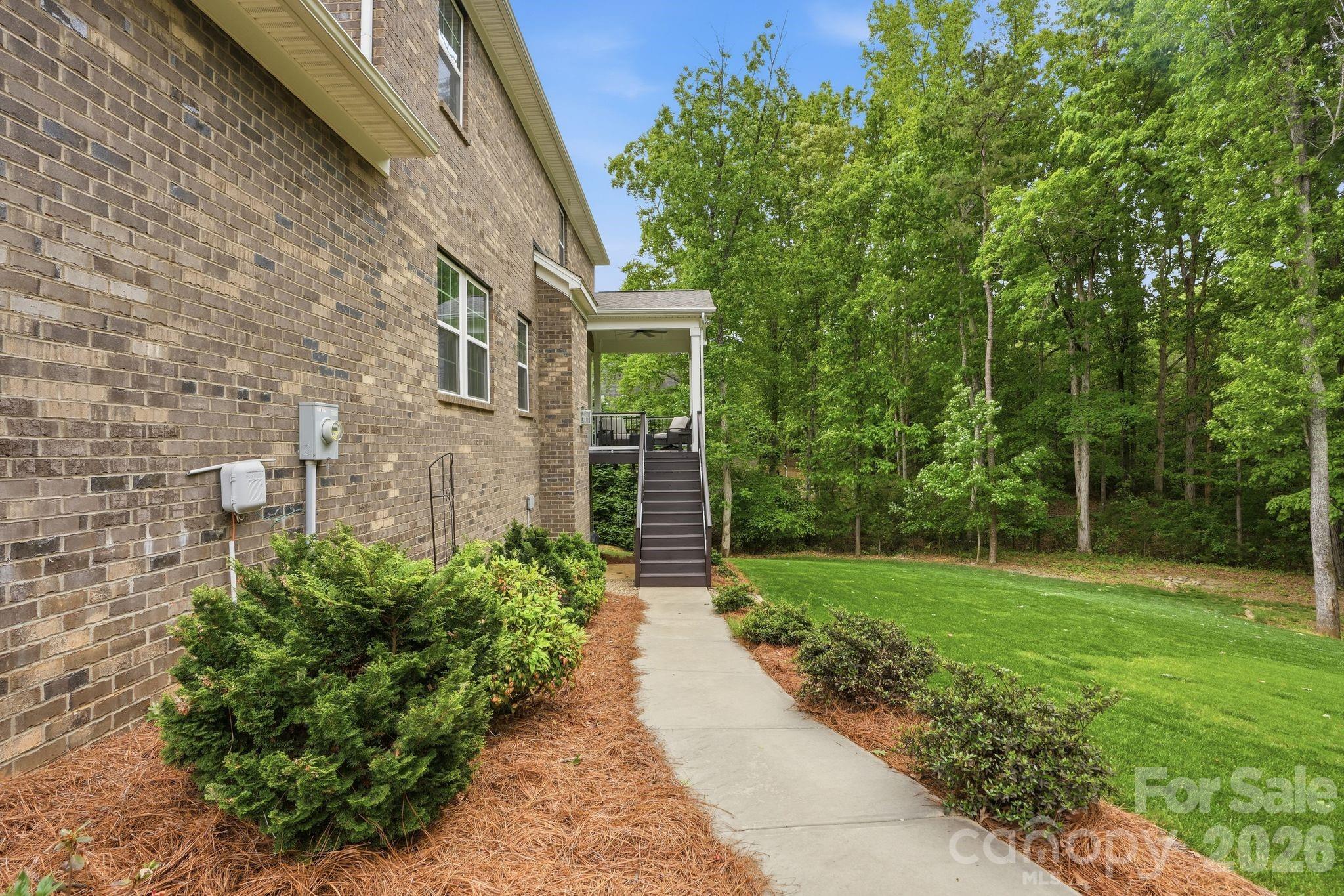 588 Highland Ridge Point — Clover