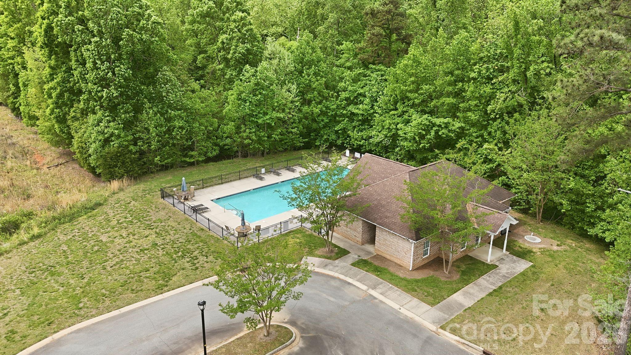 588 Highland Ridge Point — Clover