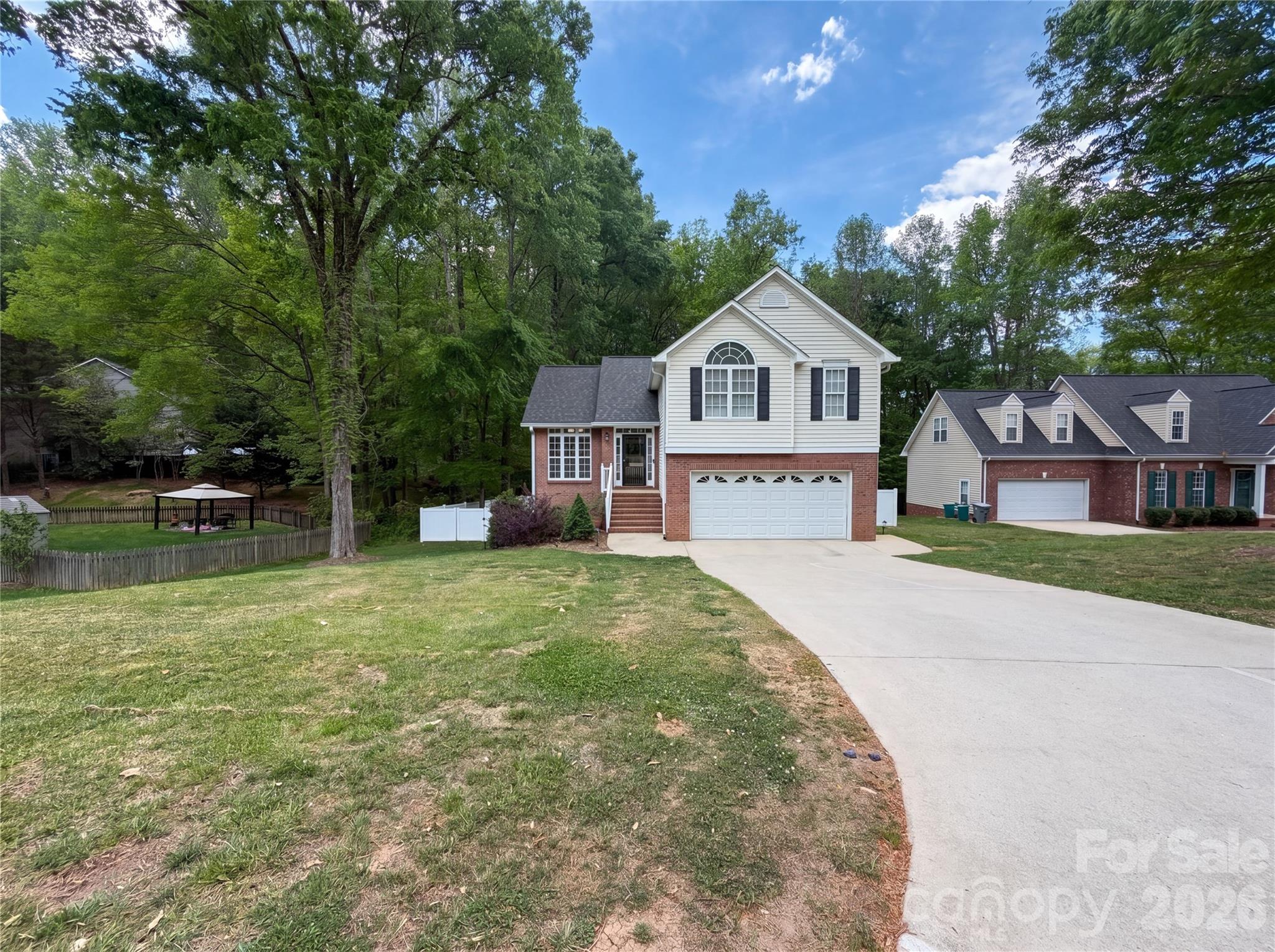 319 Beacon Hills Drive — Gastonia