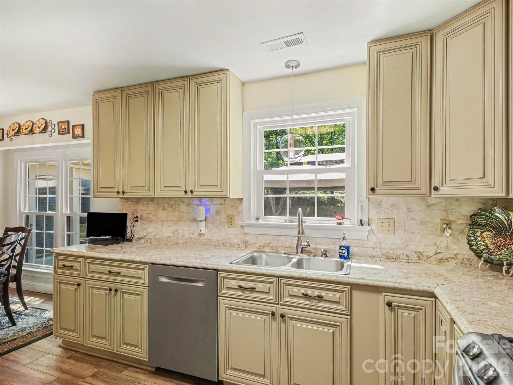 13333 Kintyre Court — Matthews