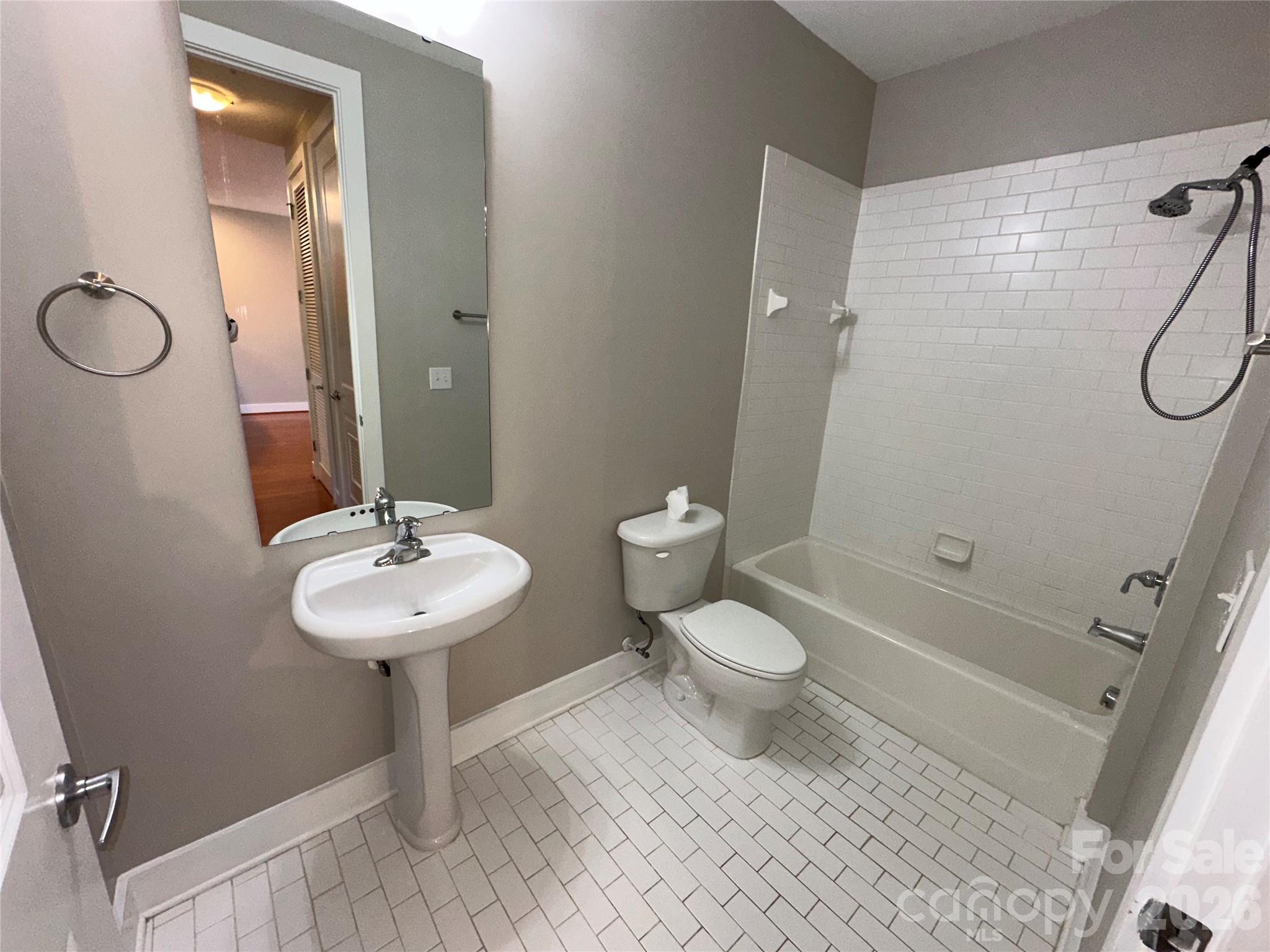1101 W 1st Street — Charlotte