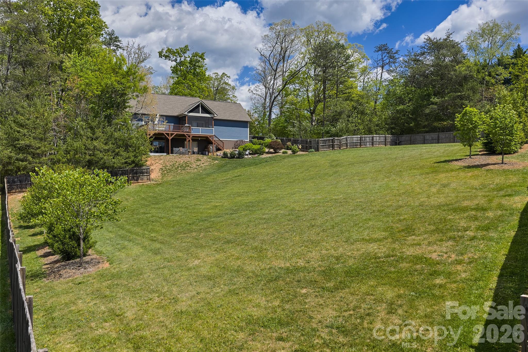 4 Oak Mountain Drive — Leicester