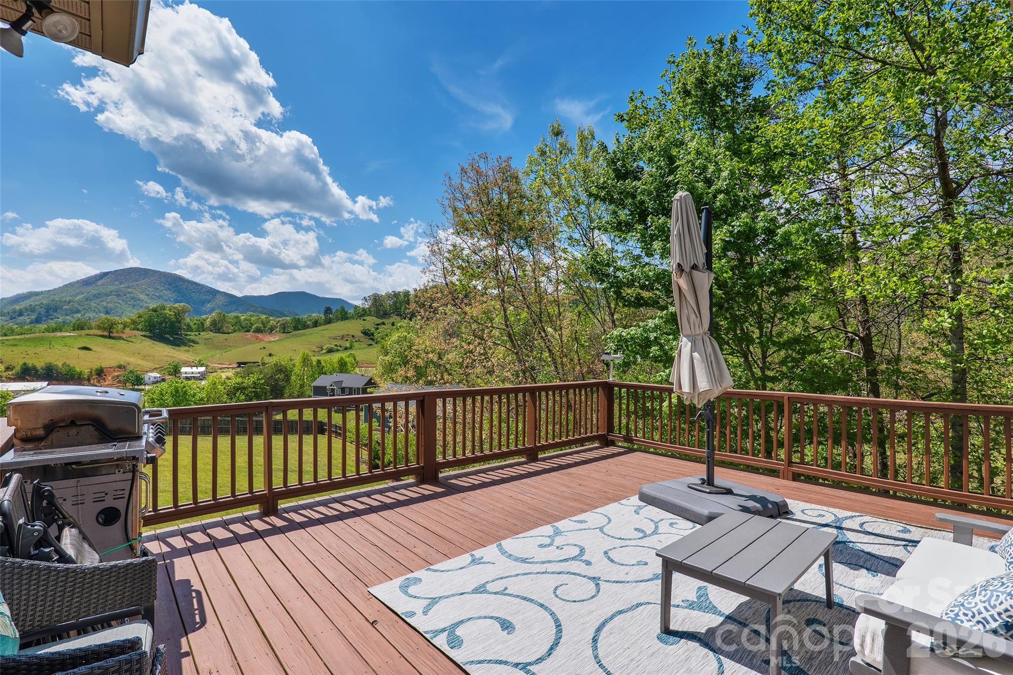 4 Oak Mountain Drive — Leicester