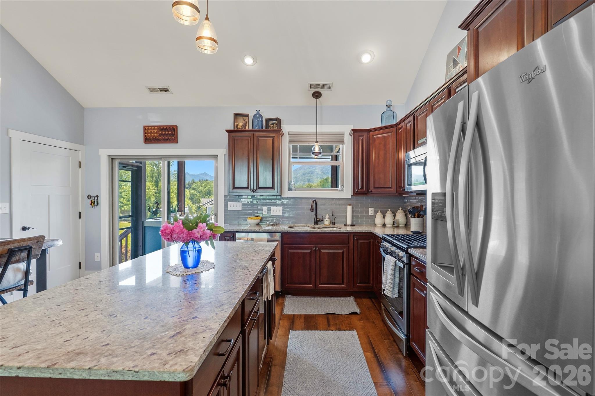 4 Oak Mountain Drive — Leicester