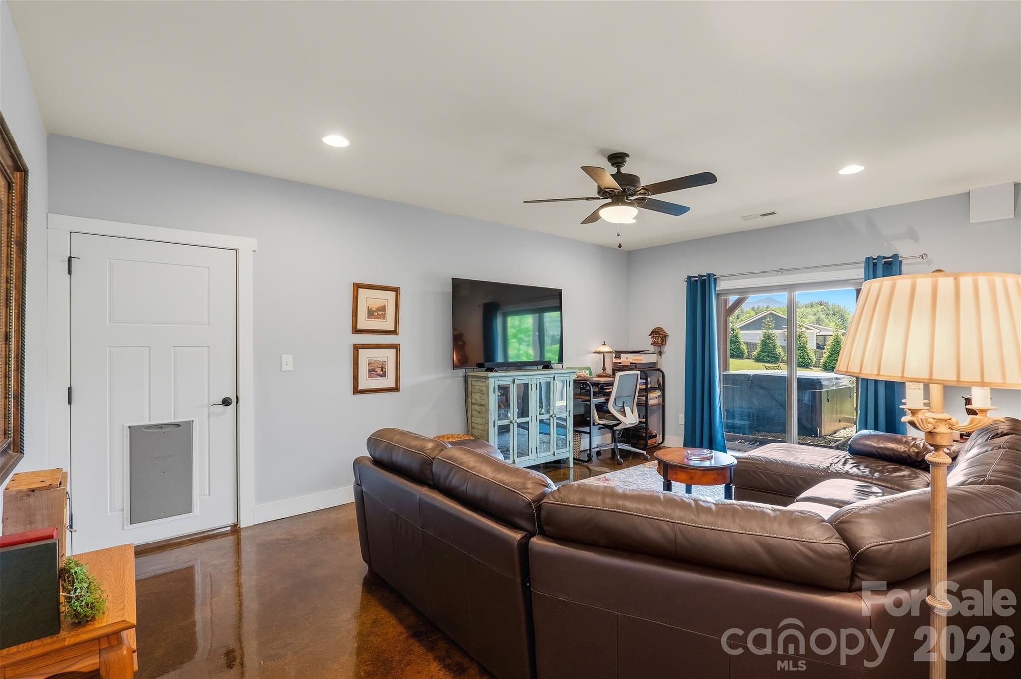 4 Oak Mountain Drive — Leicester