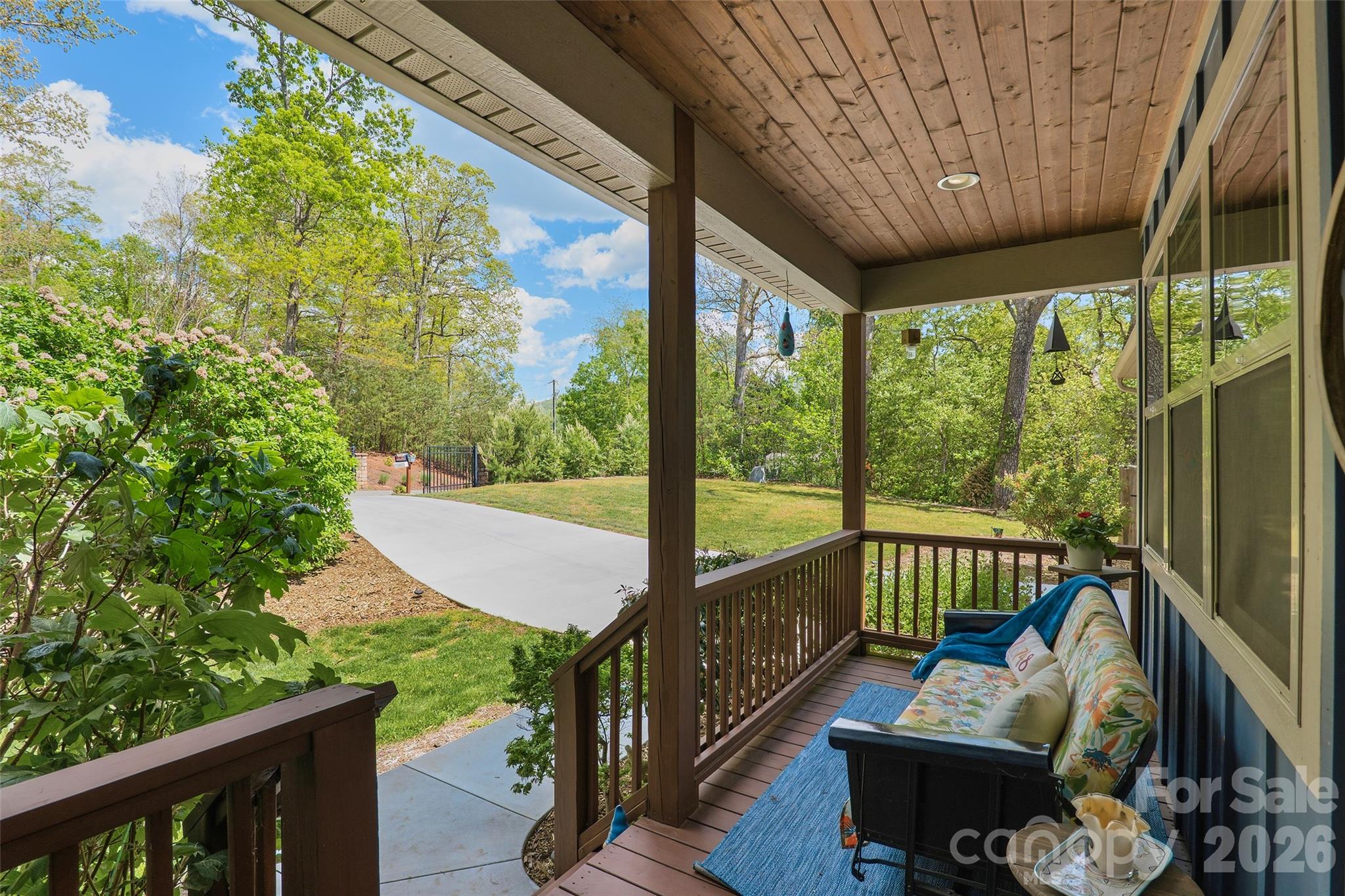 4 Oak Mountain Drive — Leicester