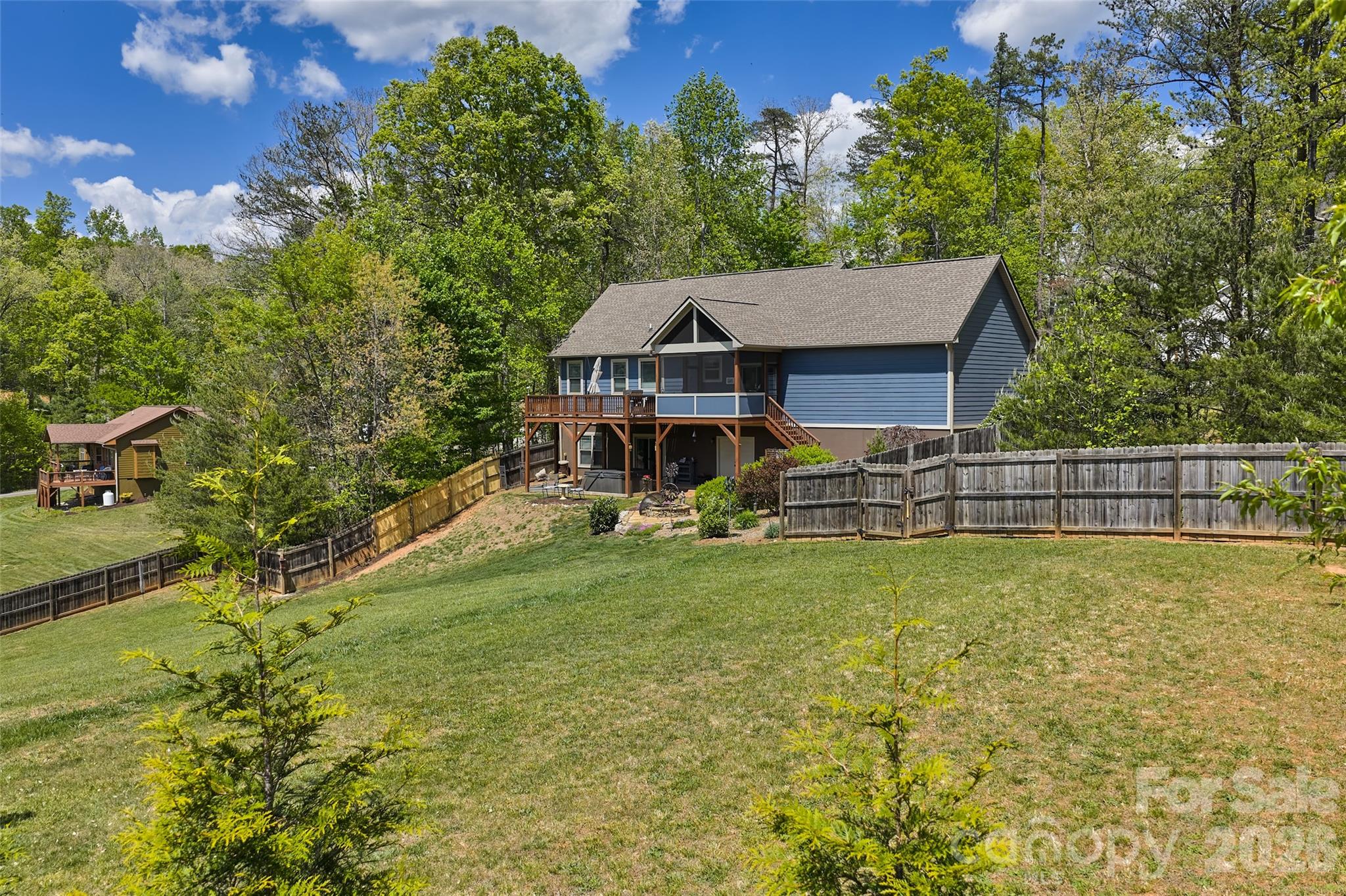 4 Oak Mountain Drive — Leicester