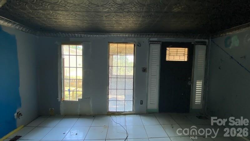 2112 Harpertown Circle — Lenoir
