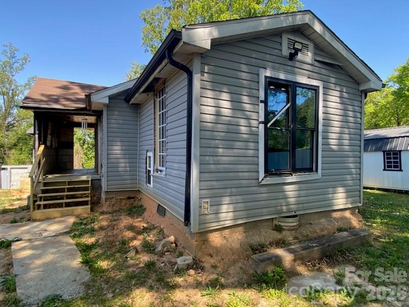 2112 Harpertown Circle — Lenoir