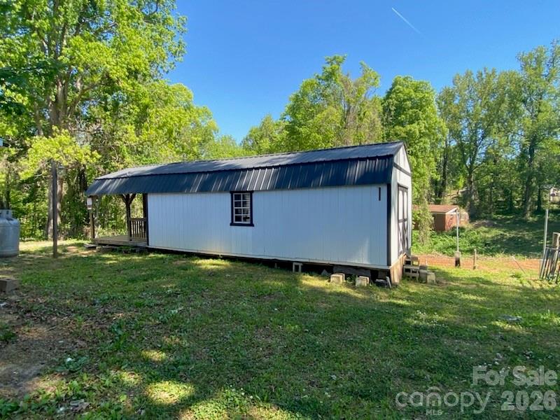 2112 Harpertown Circle — Lenoir