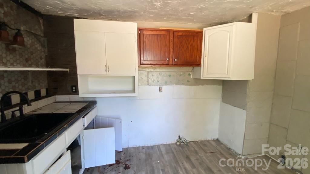 2112 Harpertown Circle — Lenoir