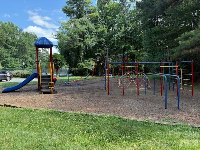 107 Monterey Drive — Mooresville