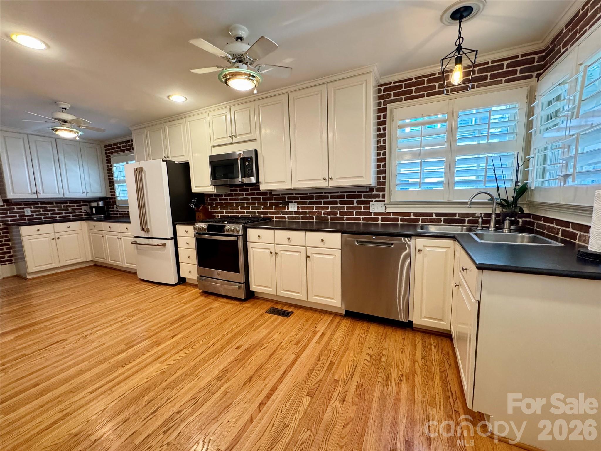 135 Eastover Drive SE — Concord