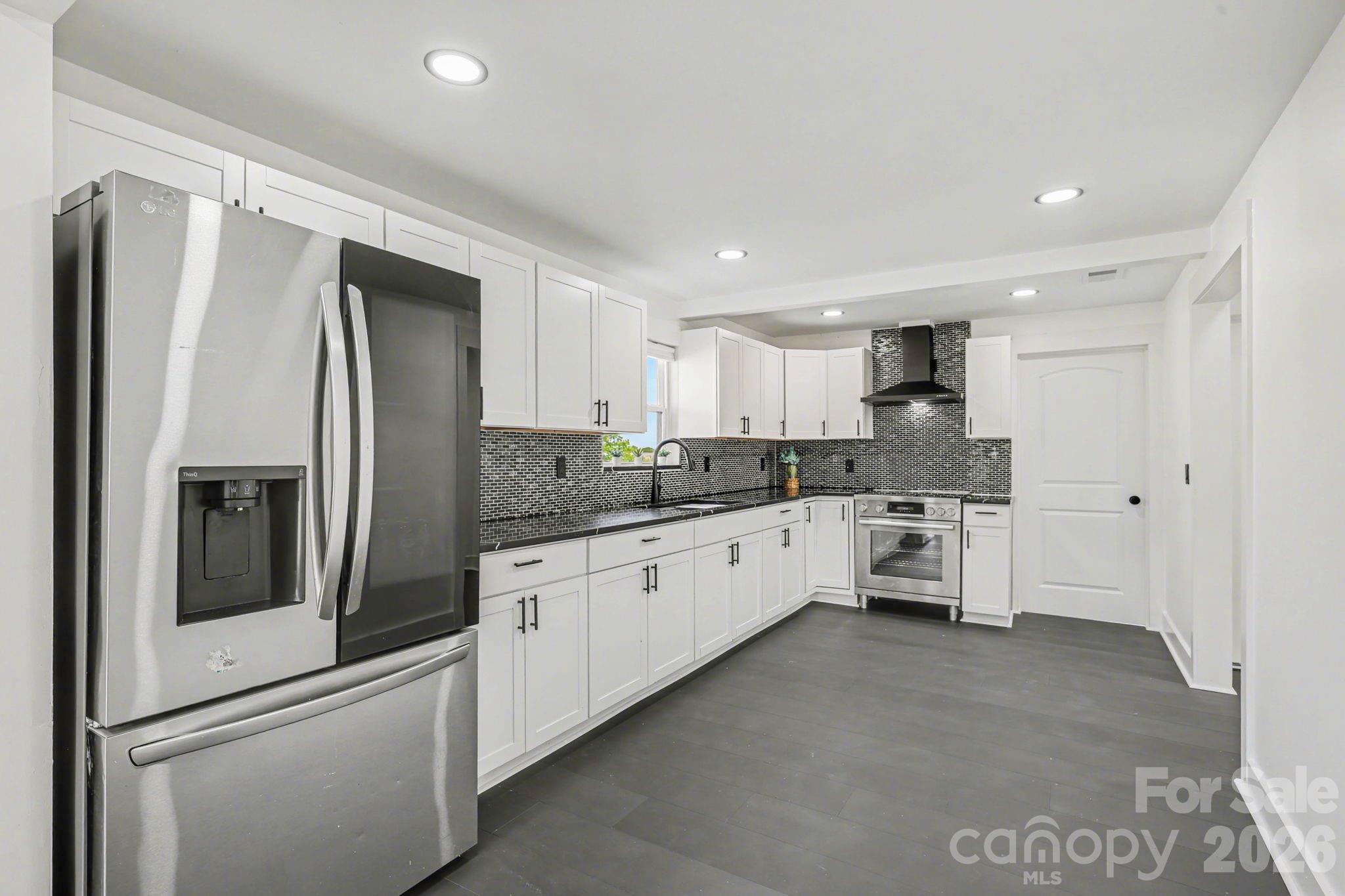 6 E Sunrise Avenue — Thomasville