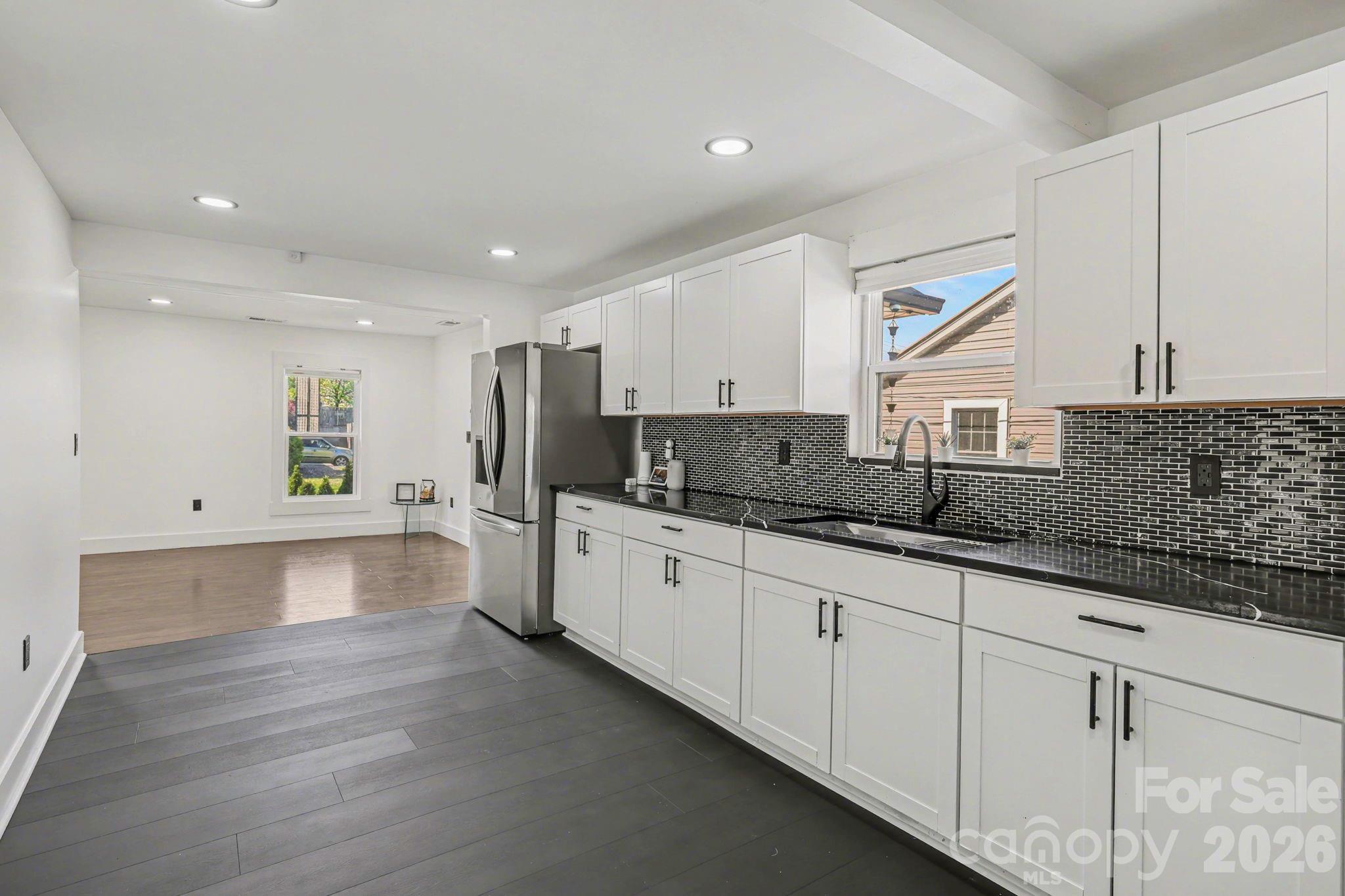 6 E Sunrise Avenue — Thomasville