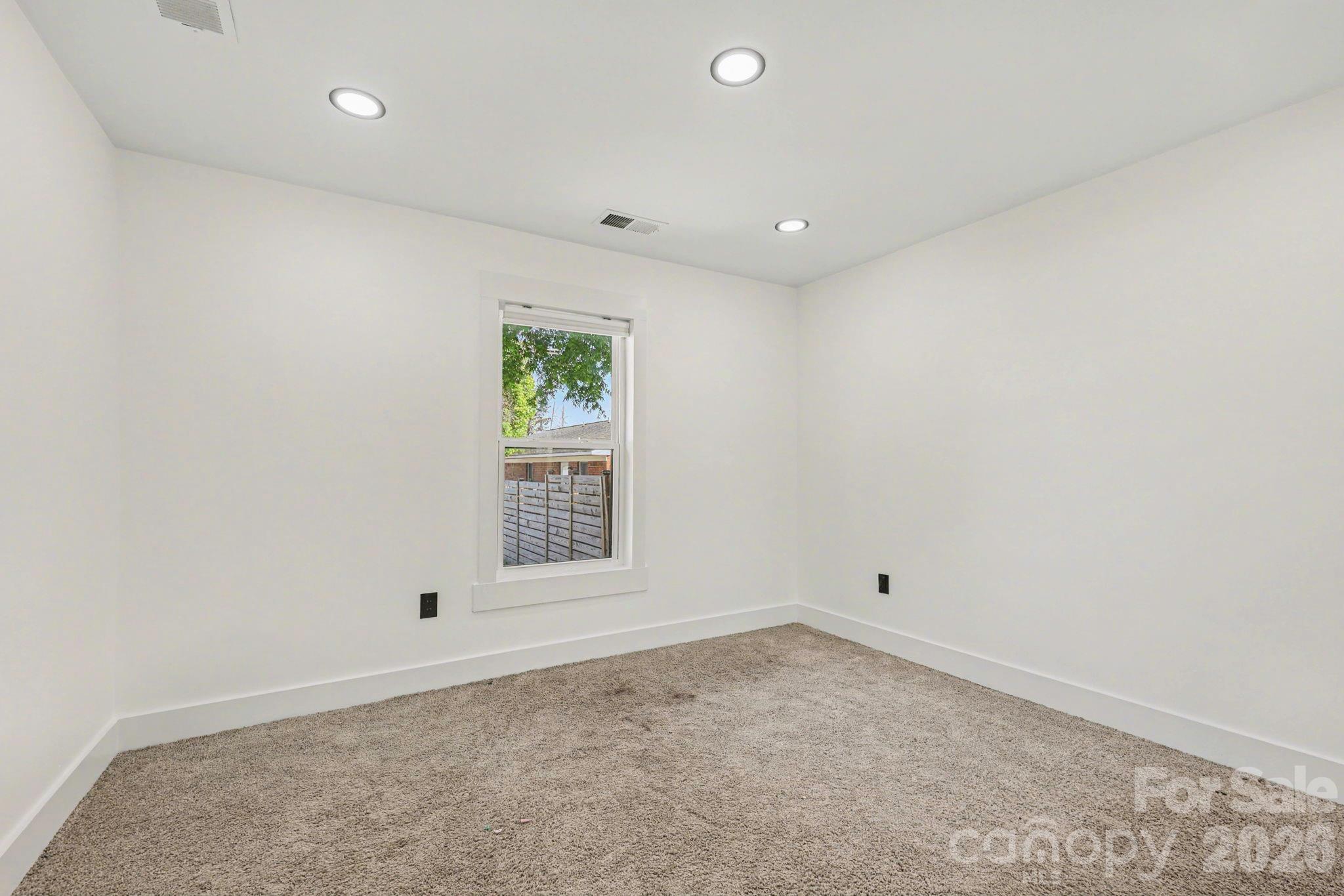 6 E Sunrise Avenue — Thomasville