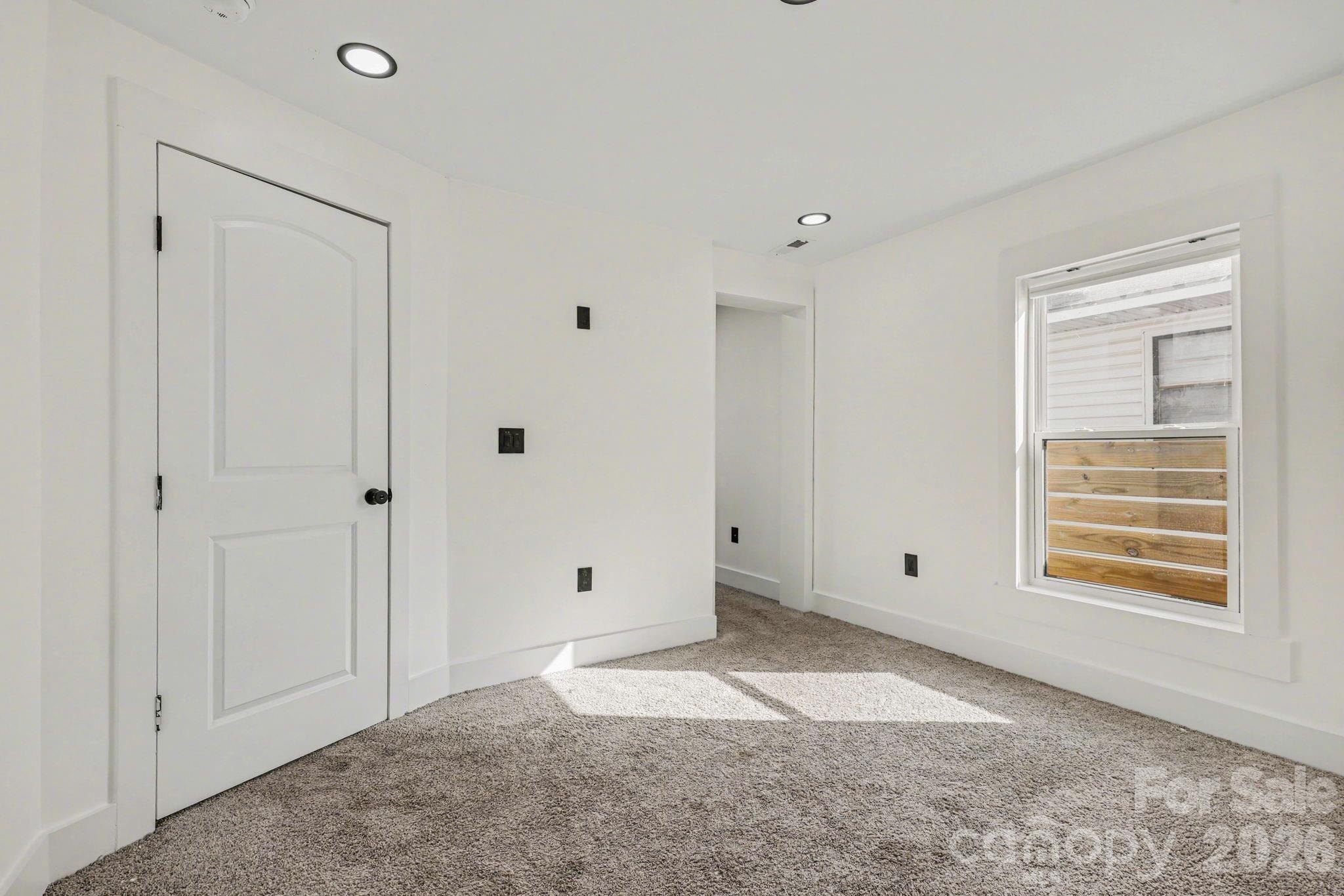 6 E Sunrise Avenue — Thomasville